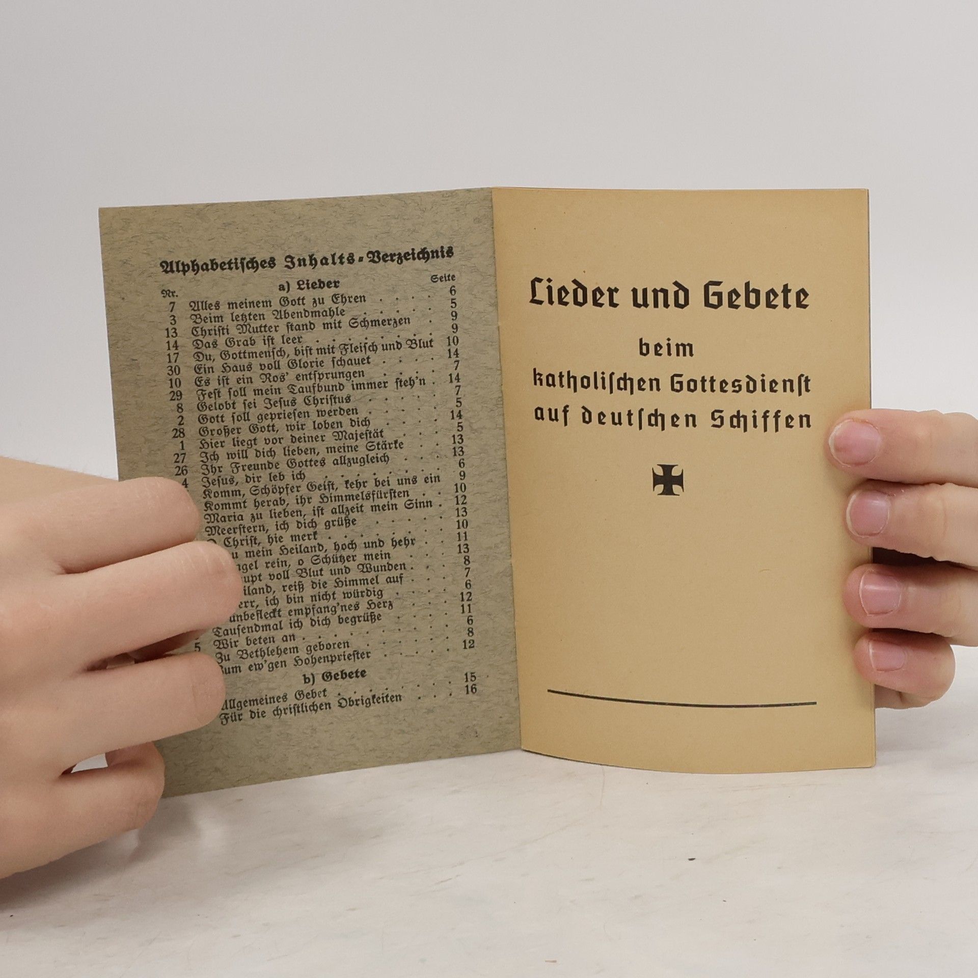 kolektiv Lieder und Gebete beim katholischen Gottesdienst auf deutschen Schiffen