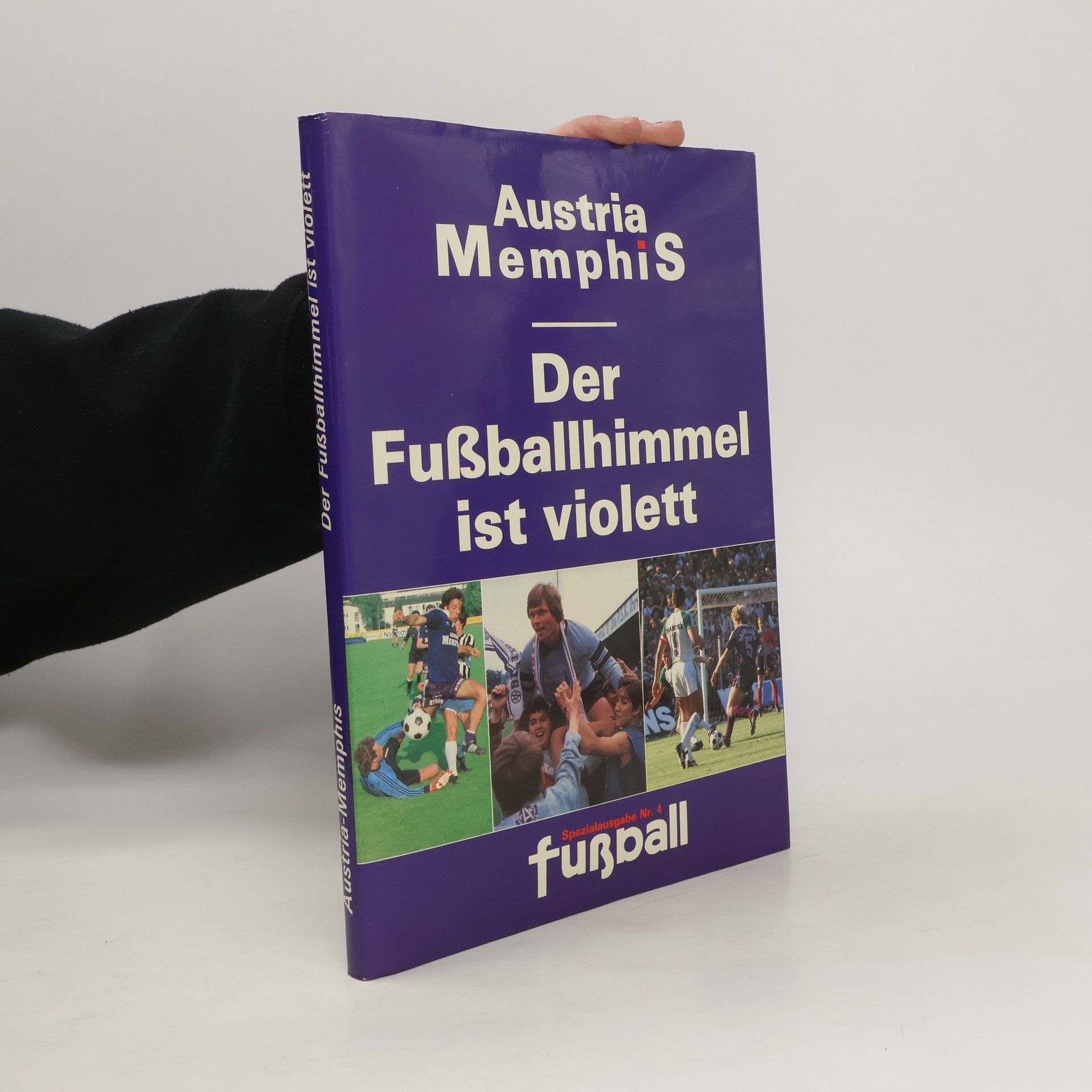 Austria Memphis Der Fußballhimmel ist violett