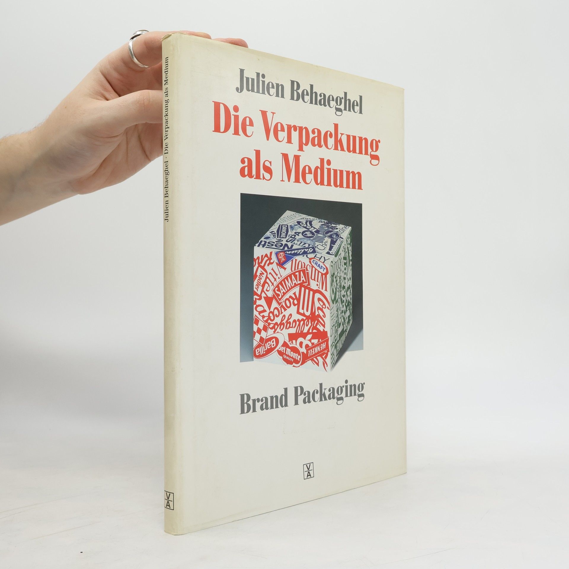 Julien Behaeghel Die Verpackung als Medium