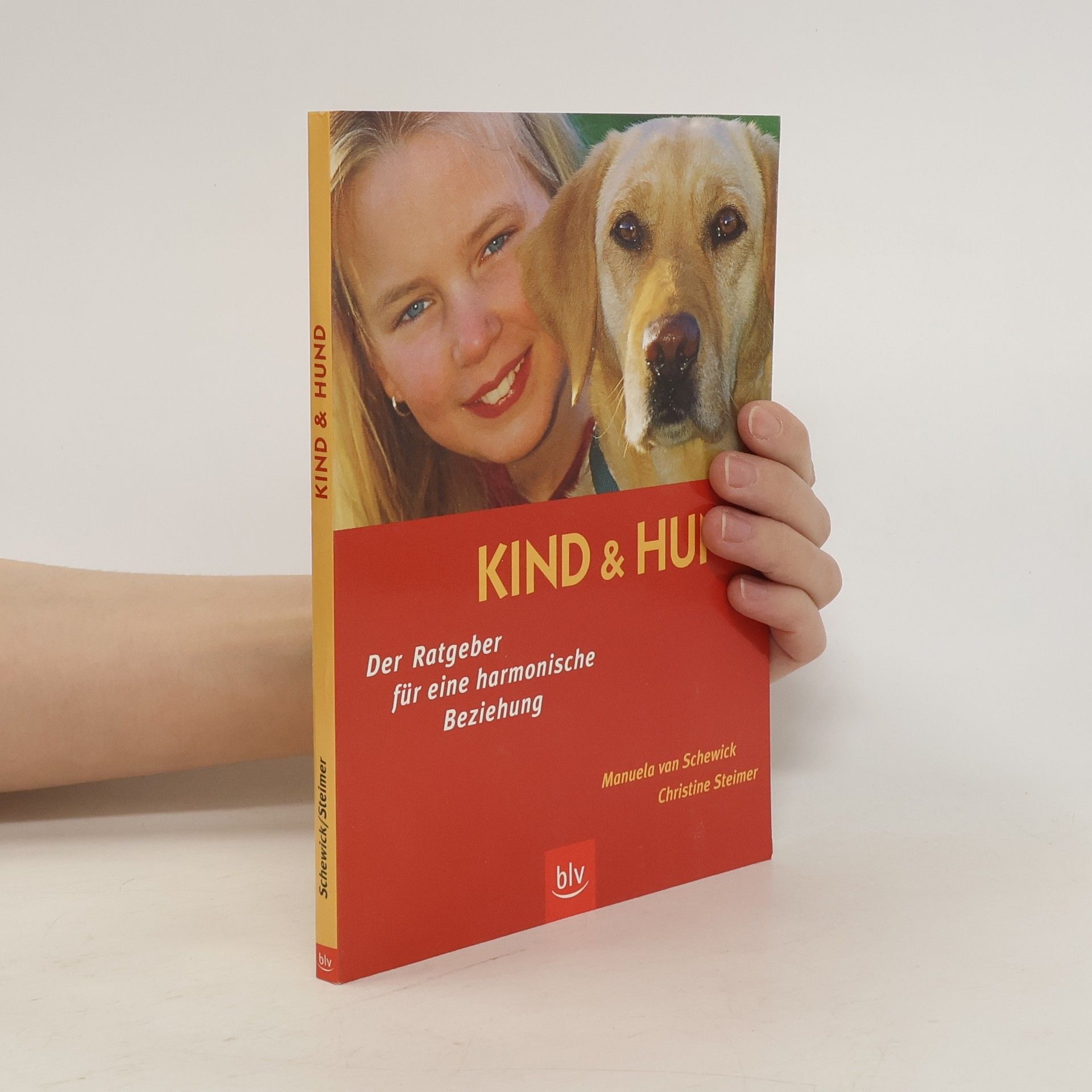 Manuela van Schewick Kind & Hund
