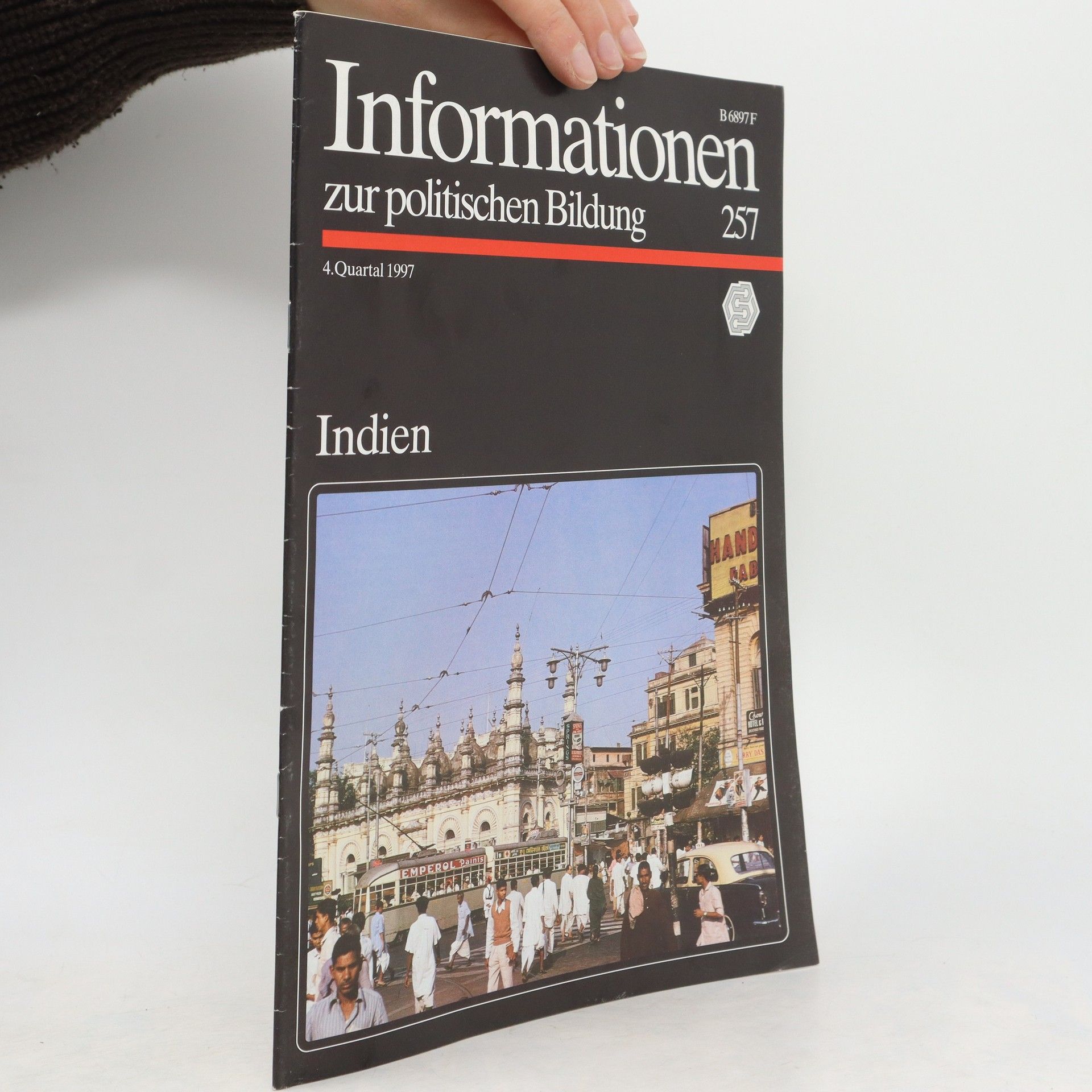 Autorenkollektiv Informationen zur politischen Bildung 257