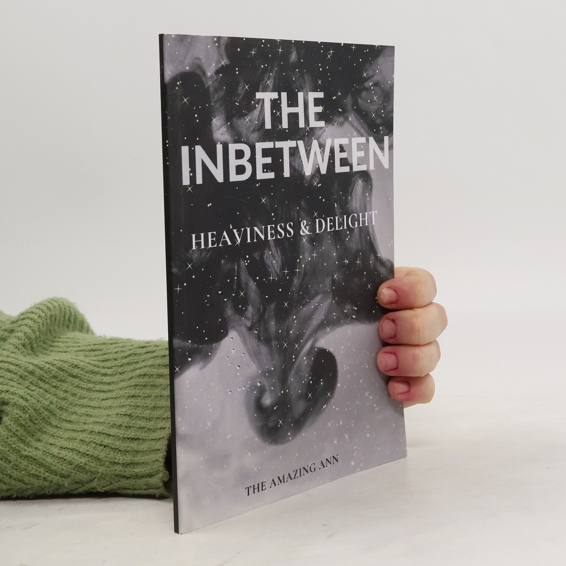 Collectif d'auteurs The Inbetween. Heaviness and Delight