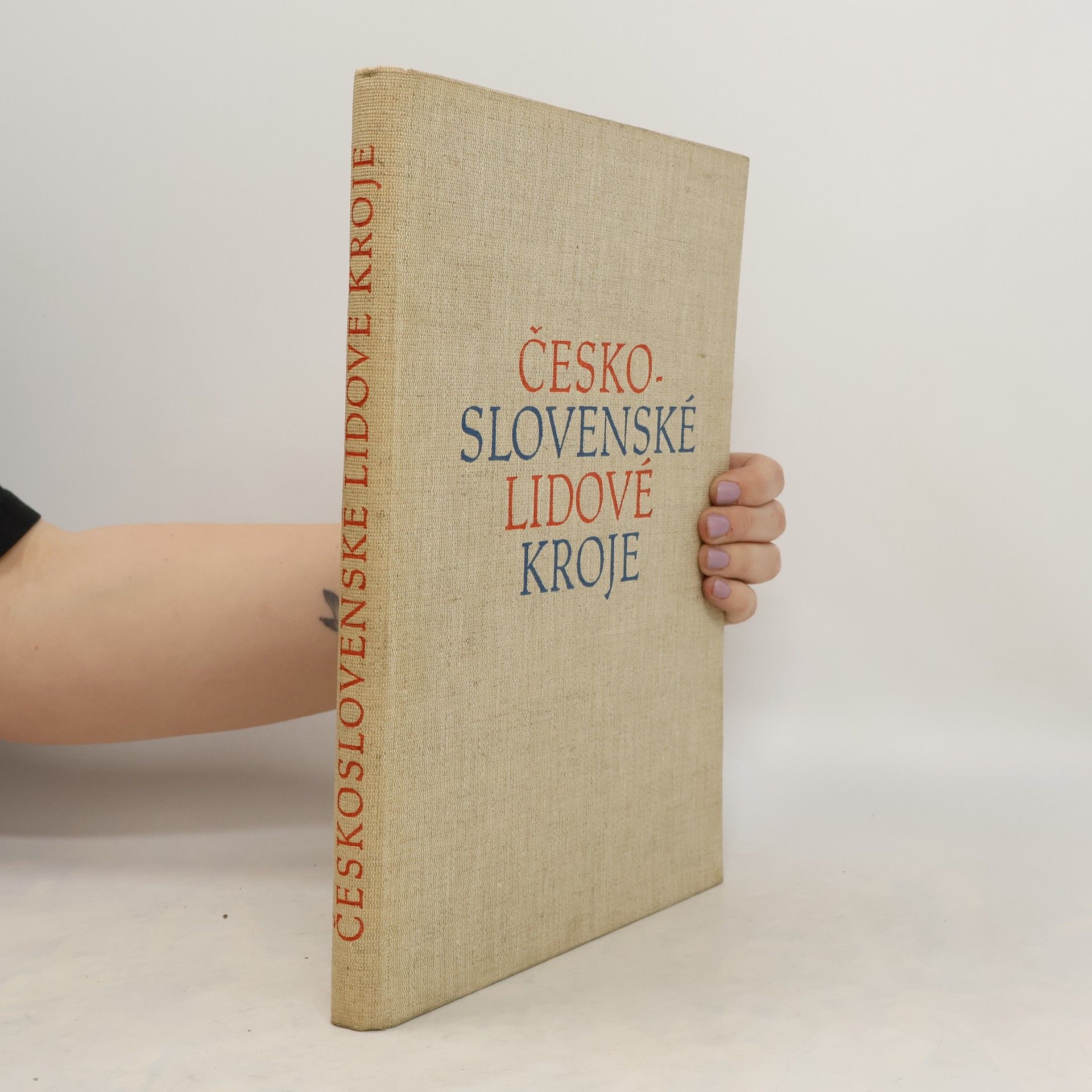 kolektiv Československé lidové kroje