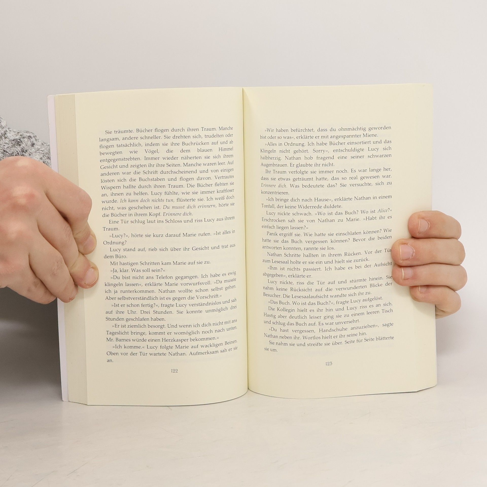 Marah Woolf BookLess - Wörter durchfluten die Zeit