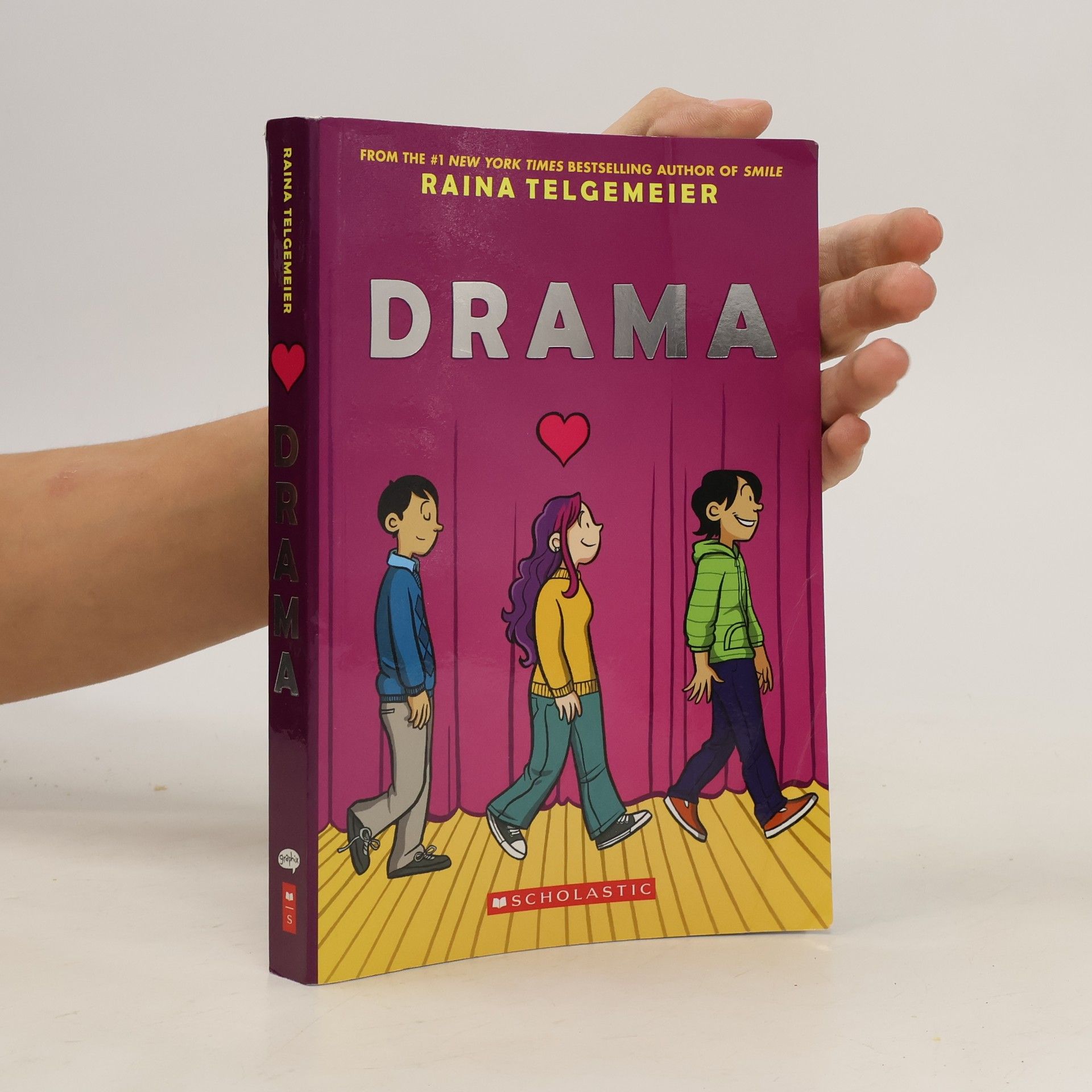 Raina Telgemeier Drama