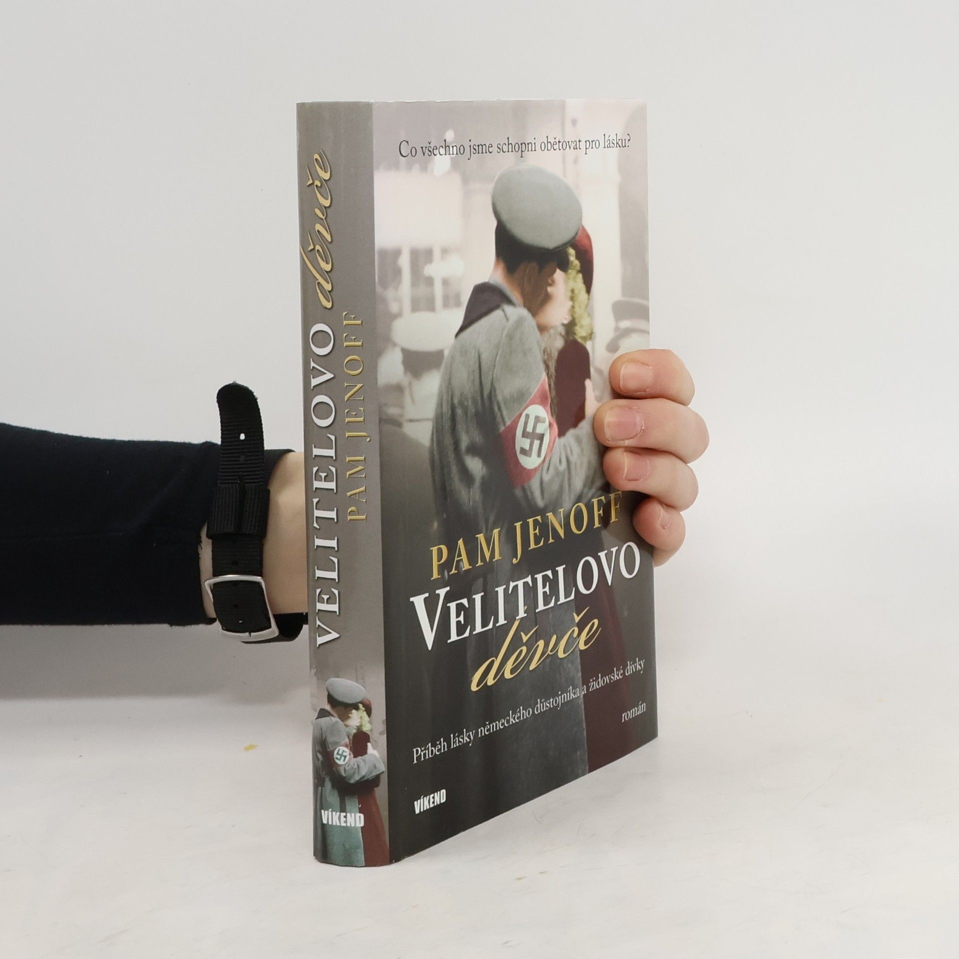 Pam Jenoff Velitelovo děvče