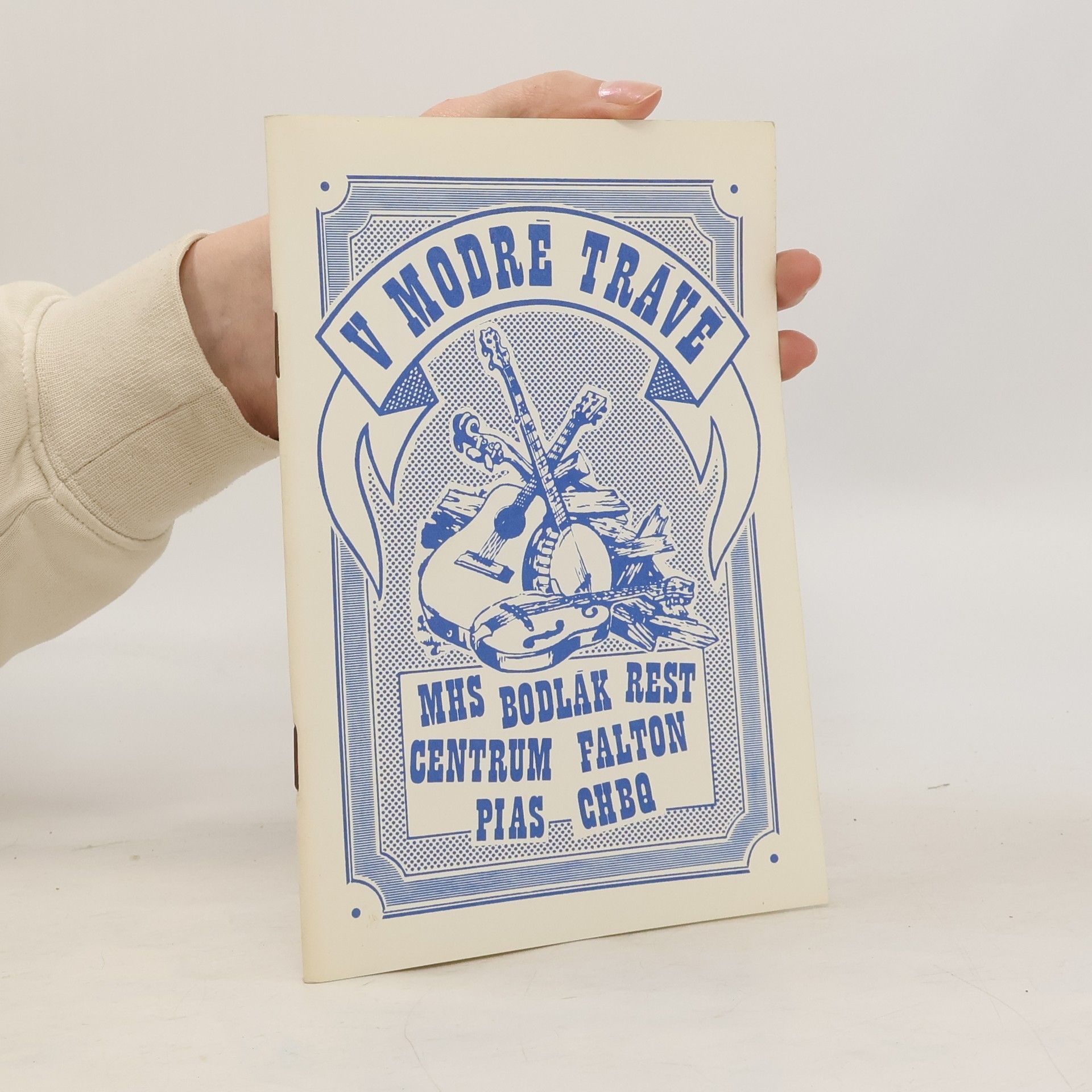 Collectif d'auteurs V modré trávě