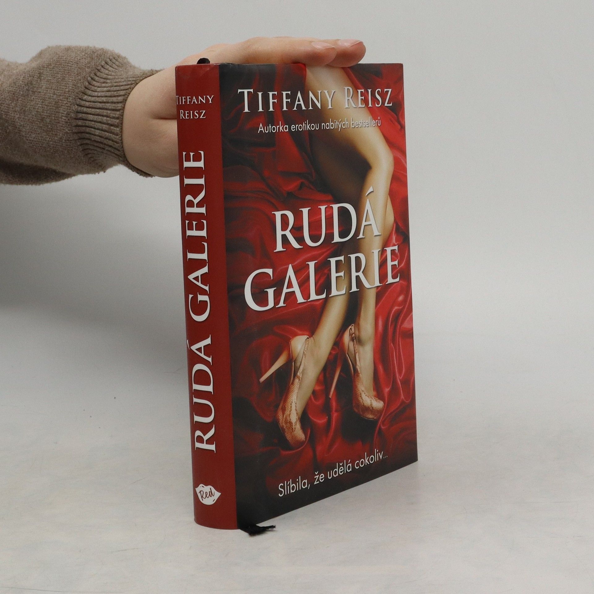 Tiffany Reisz Rudá galerie