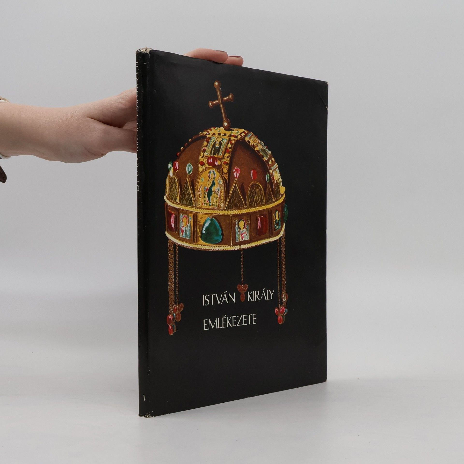 Collectif d'auteurs István király emlékezete