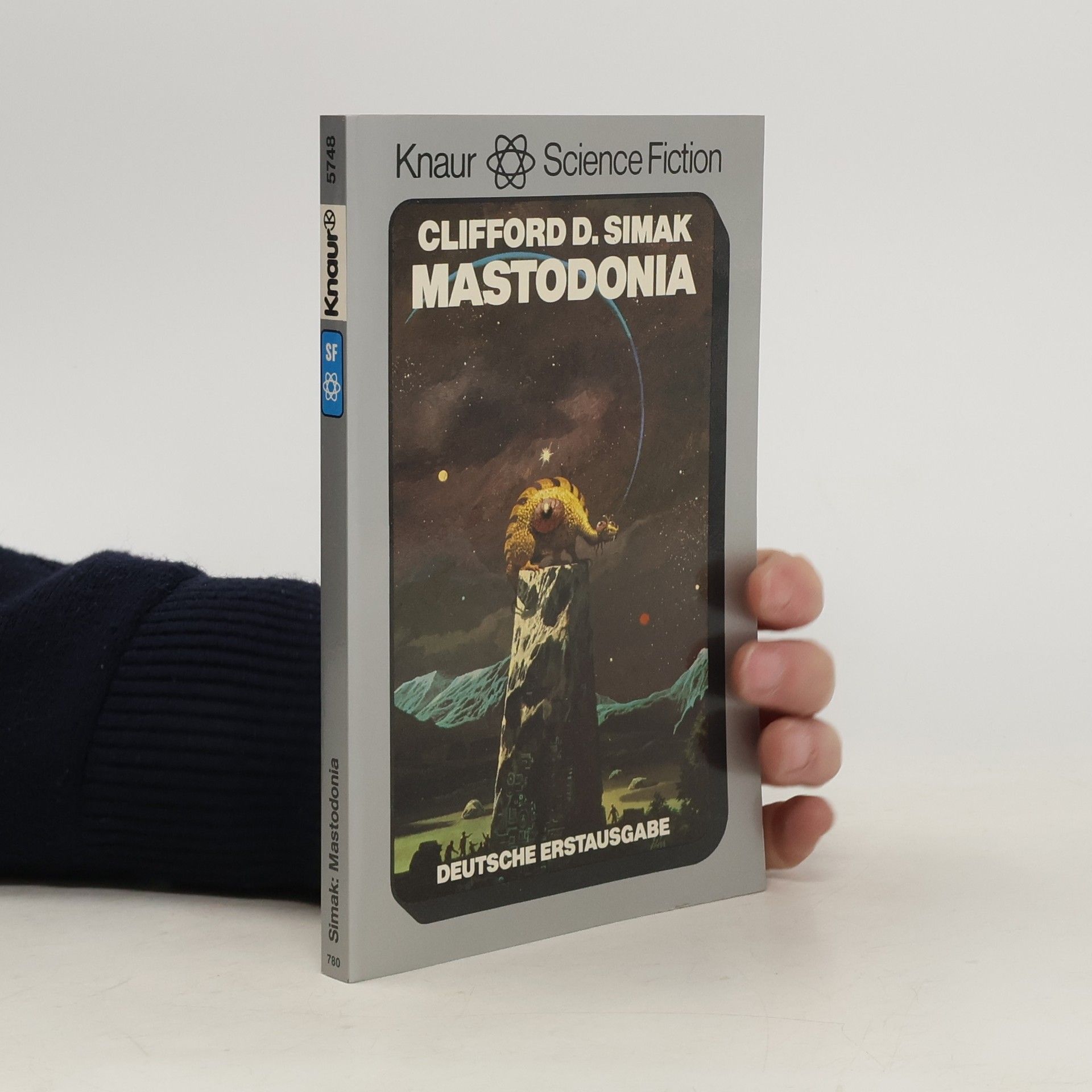 Clifford D. Simak Mastodonia. Science Fiction