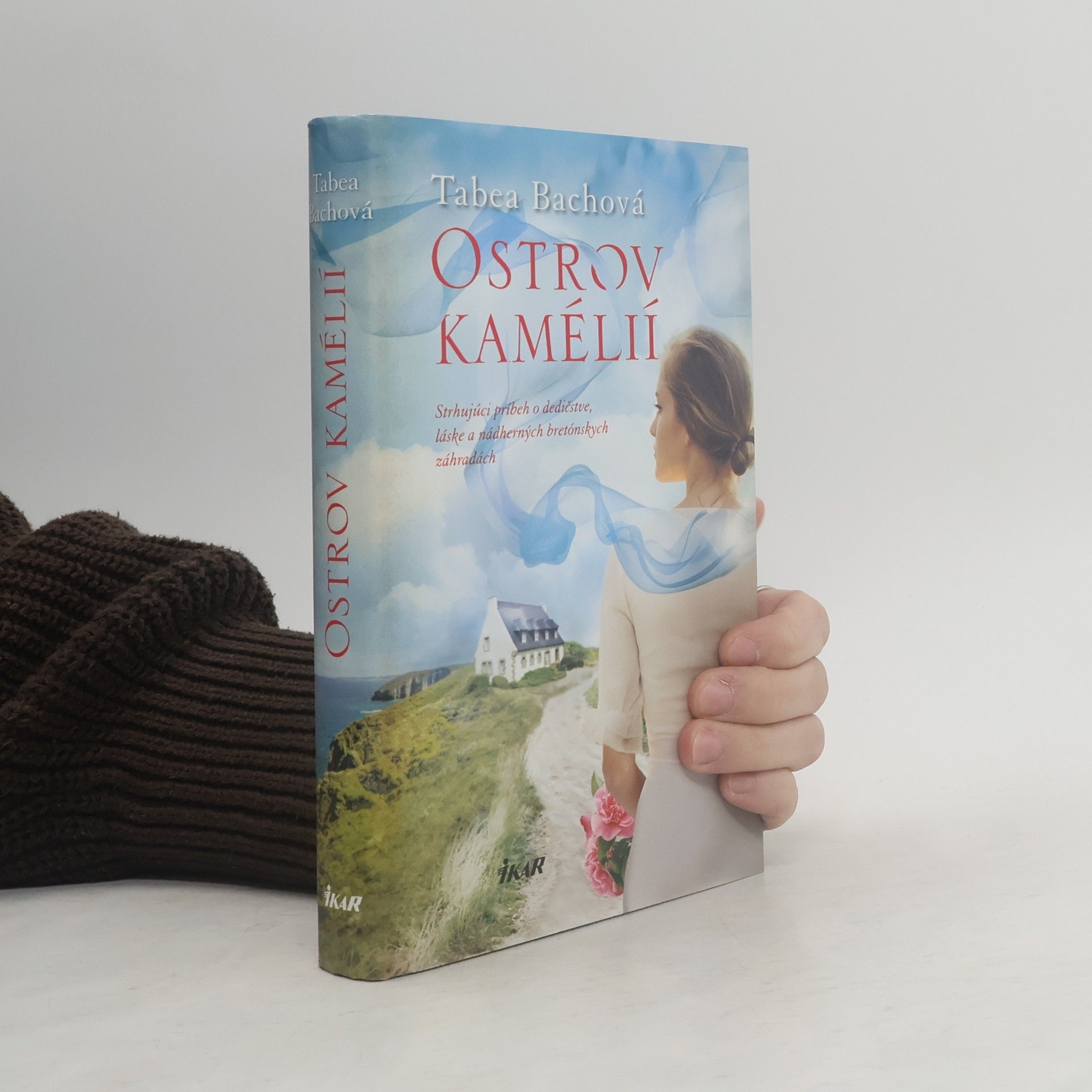 Tabea Bach Ostrov kamélií