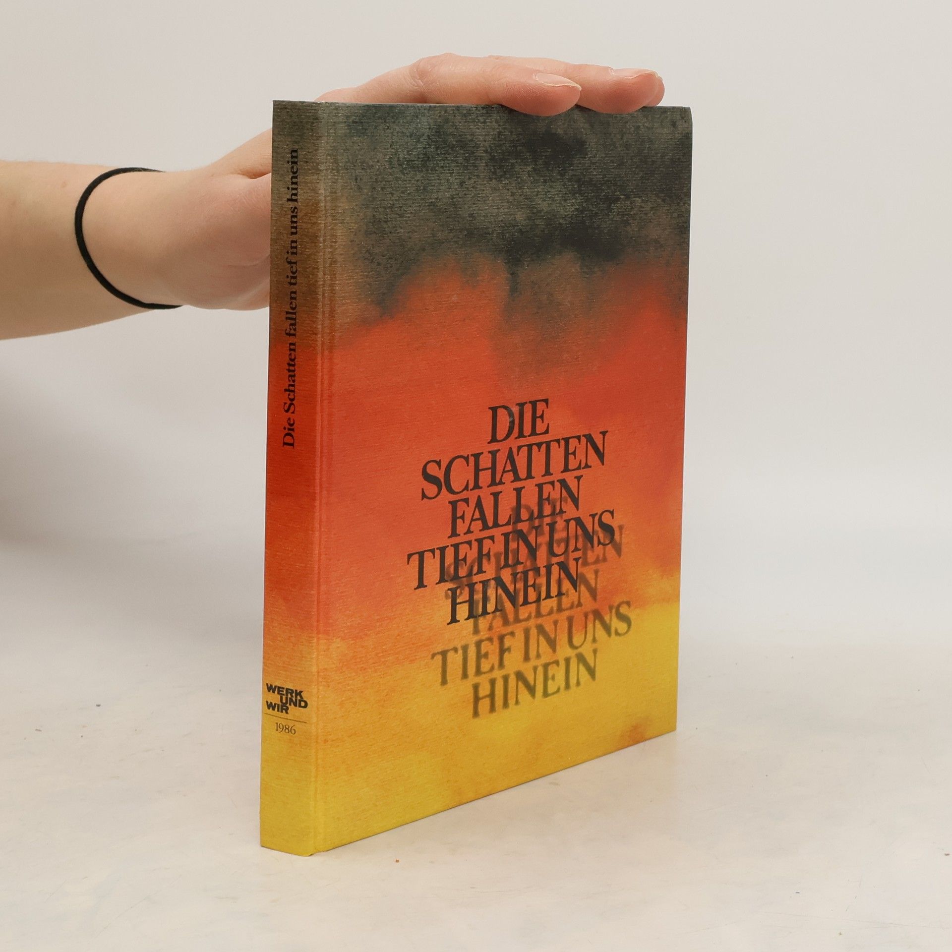 Collective Die Schatten fallen tief in uns hinein
