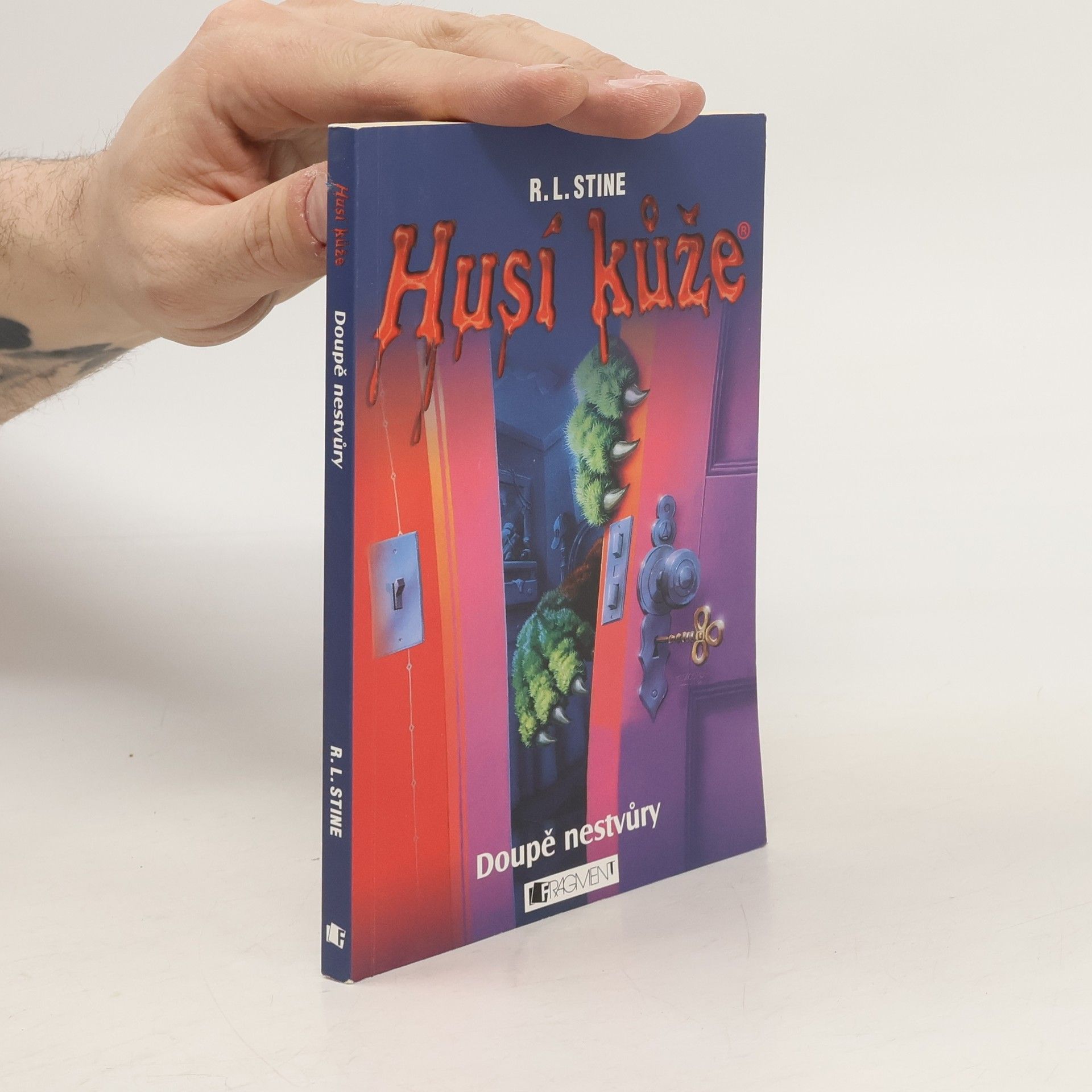 R. L. Stine Doupě nestvůry