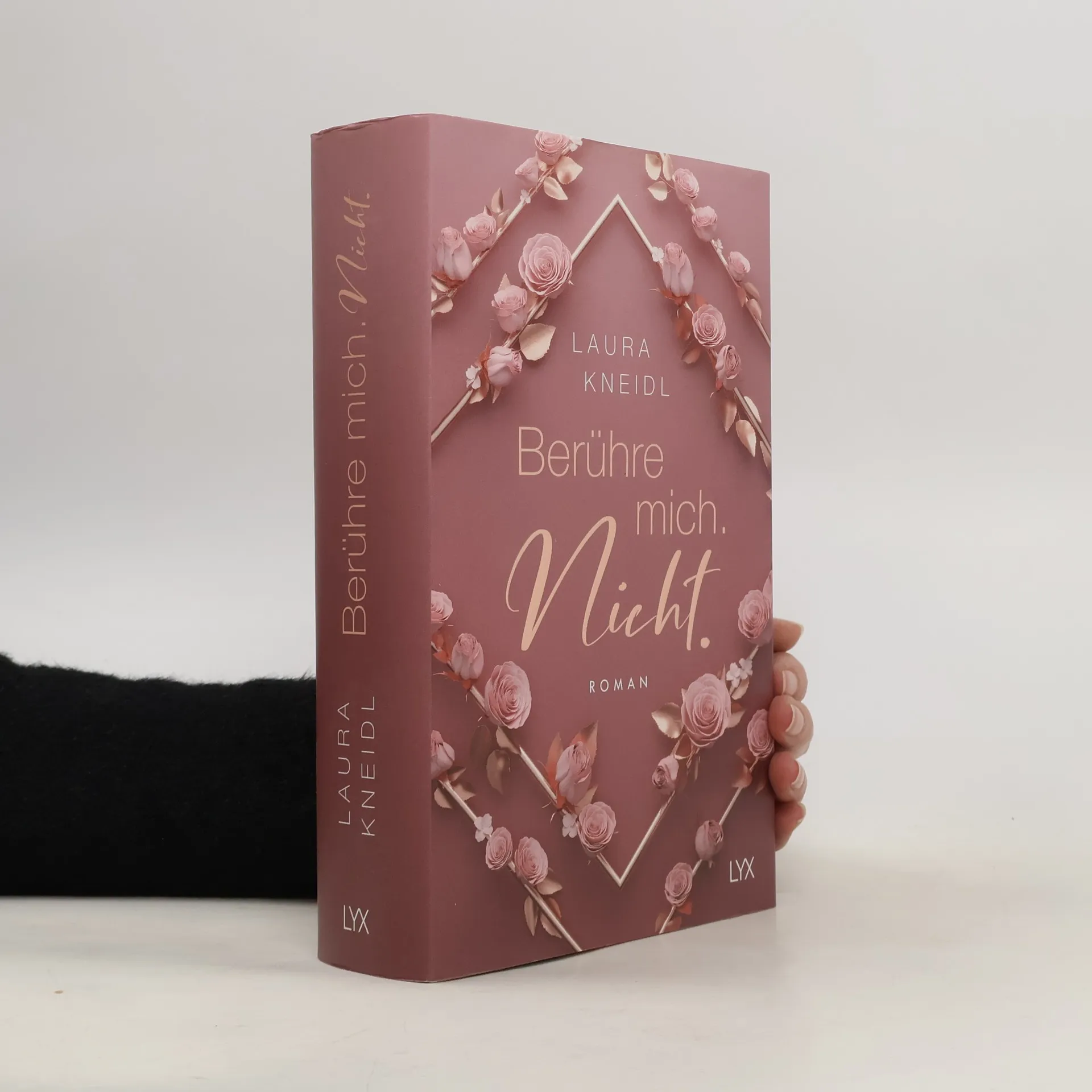 Berühre mich, nicht | Book | Hardcover | Laura Kneidl | DE