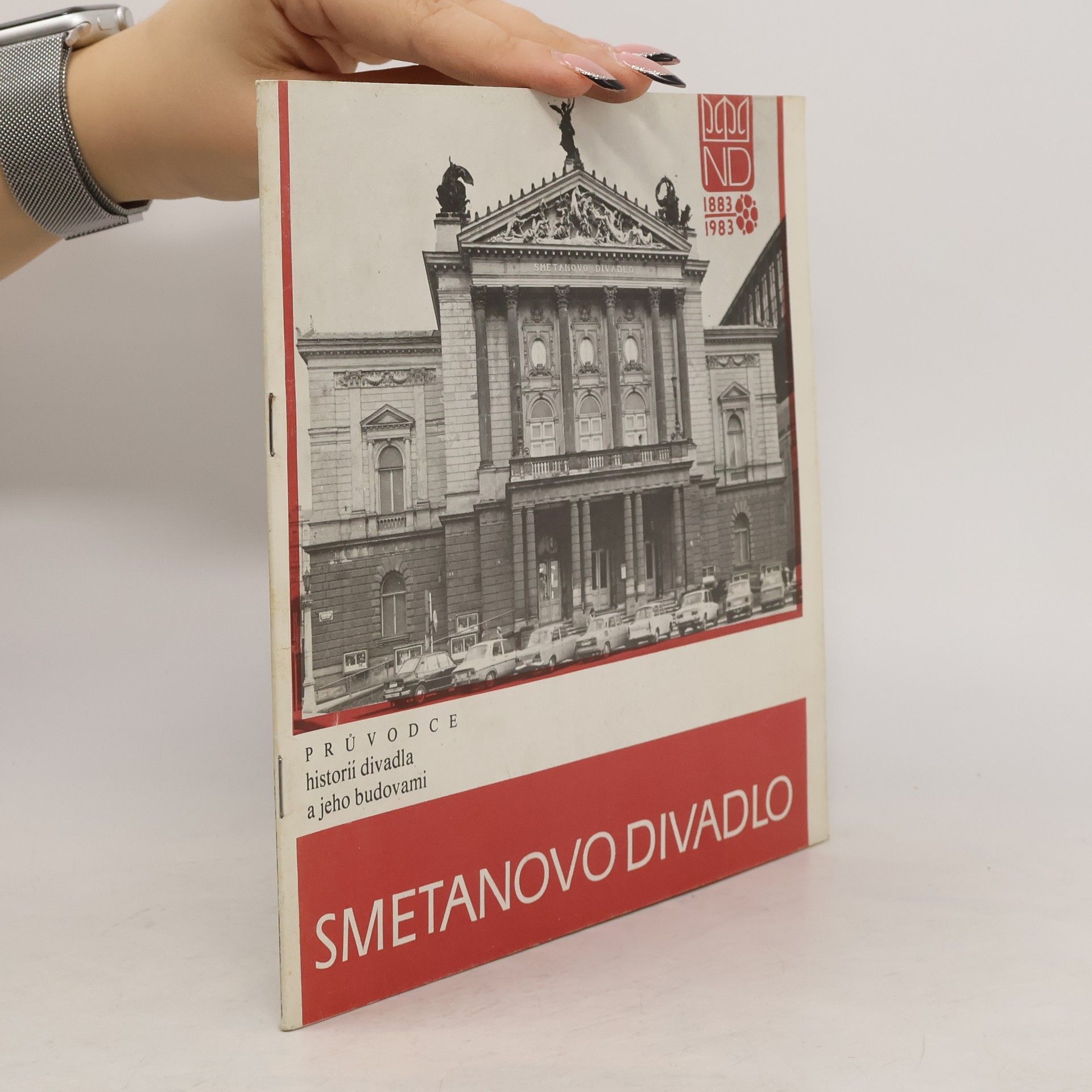 Oldřich Pernica Smetanovo divadlo. Průvodce historií divadla a jeho budovami
