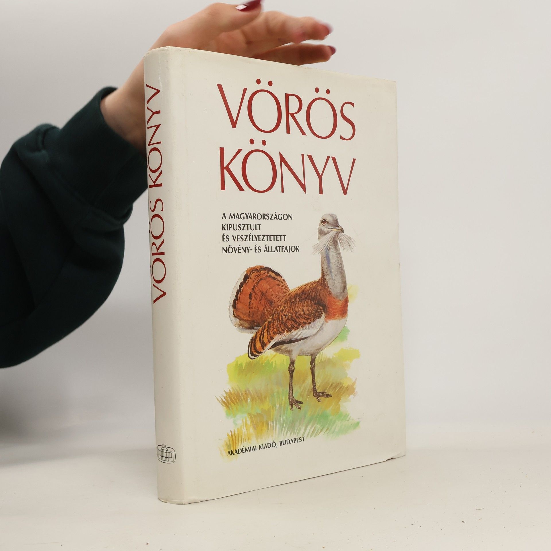 AA.VV. Vörös könyv