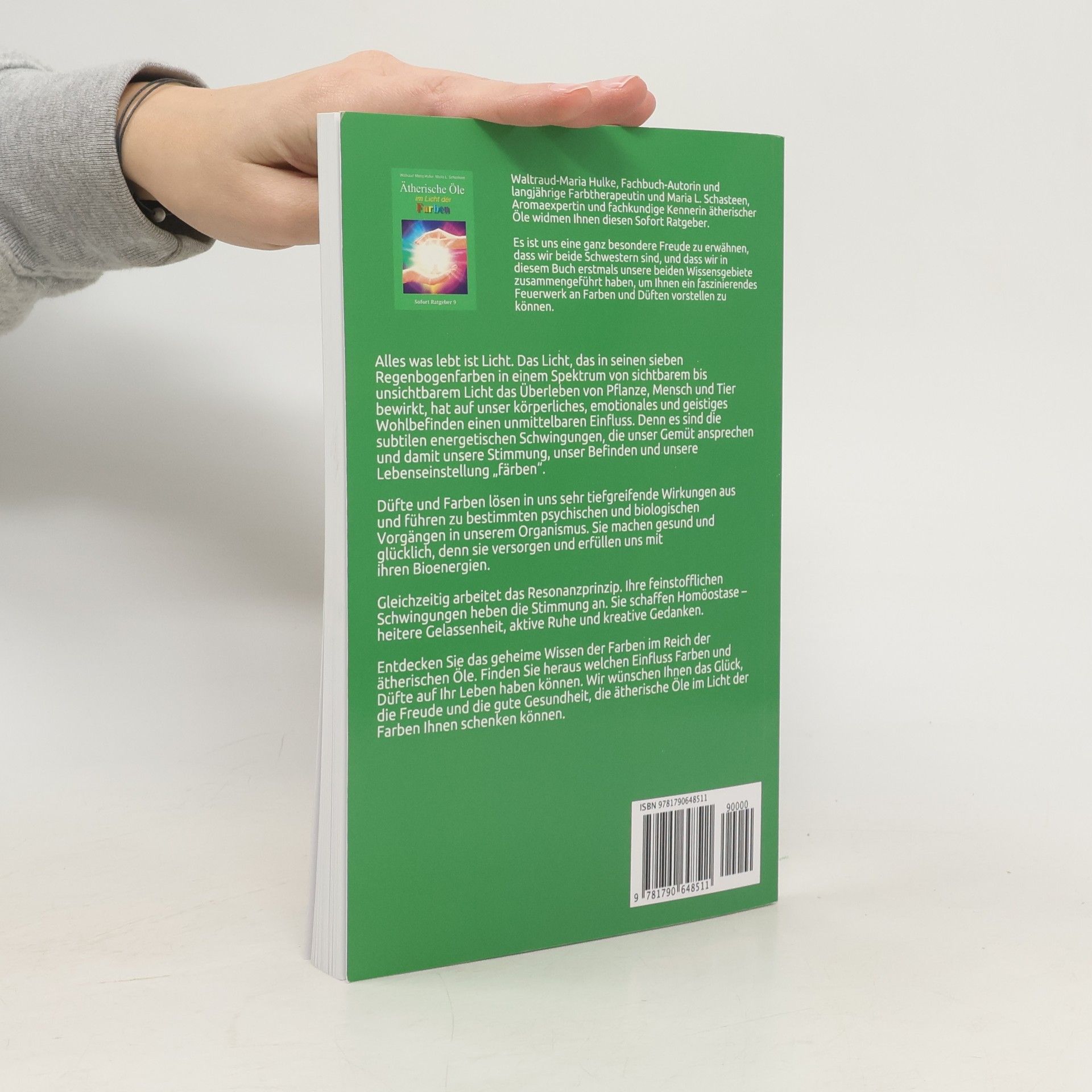 Autorenkollektiv Ätherische Öle im Licht der Farben