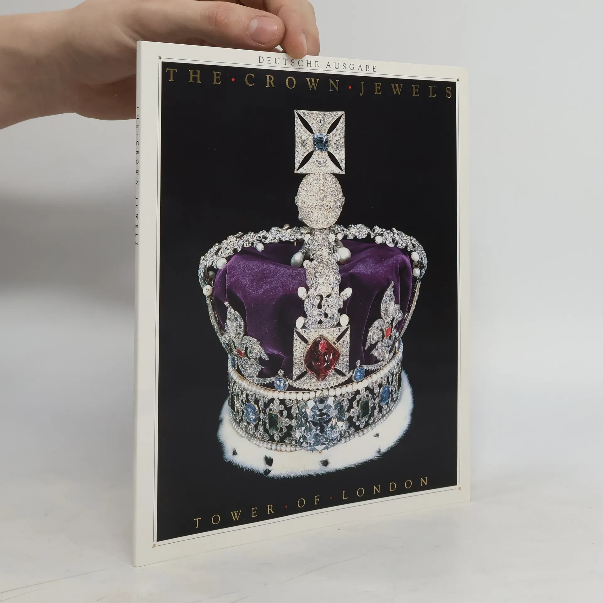 The Crown Jewels | Book | Paperback | kolektiv | EN
