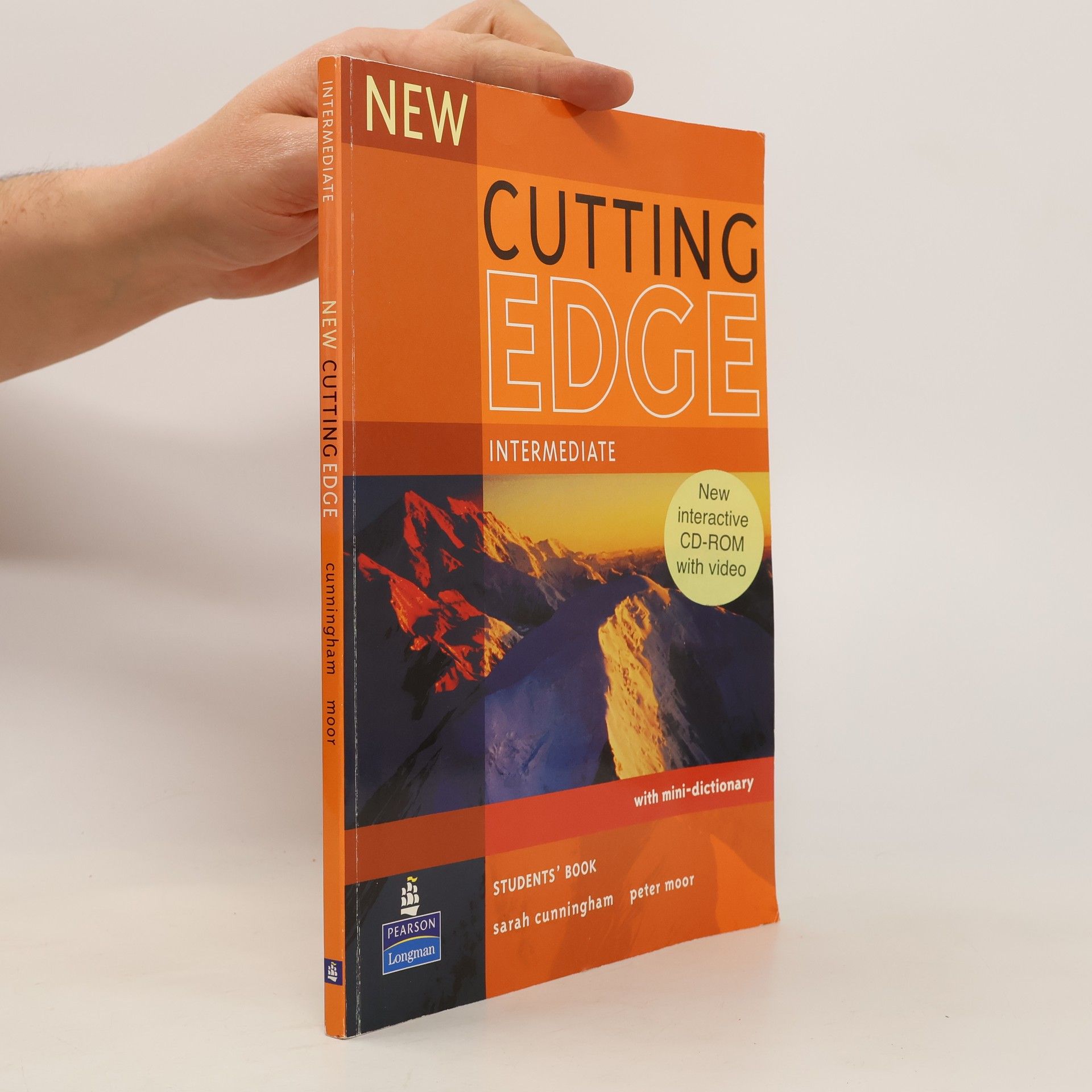 New Cutting Edge. Intermediate Student's Book