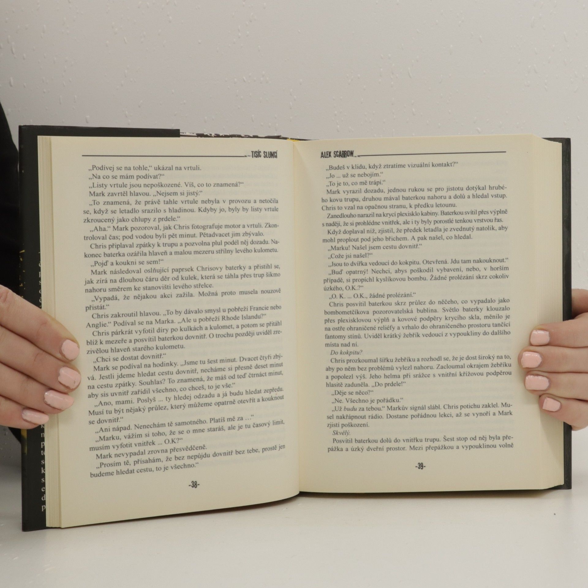 Alex Scarrow Tisíc sluncí