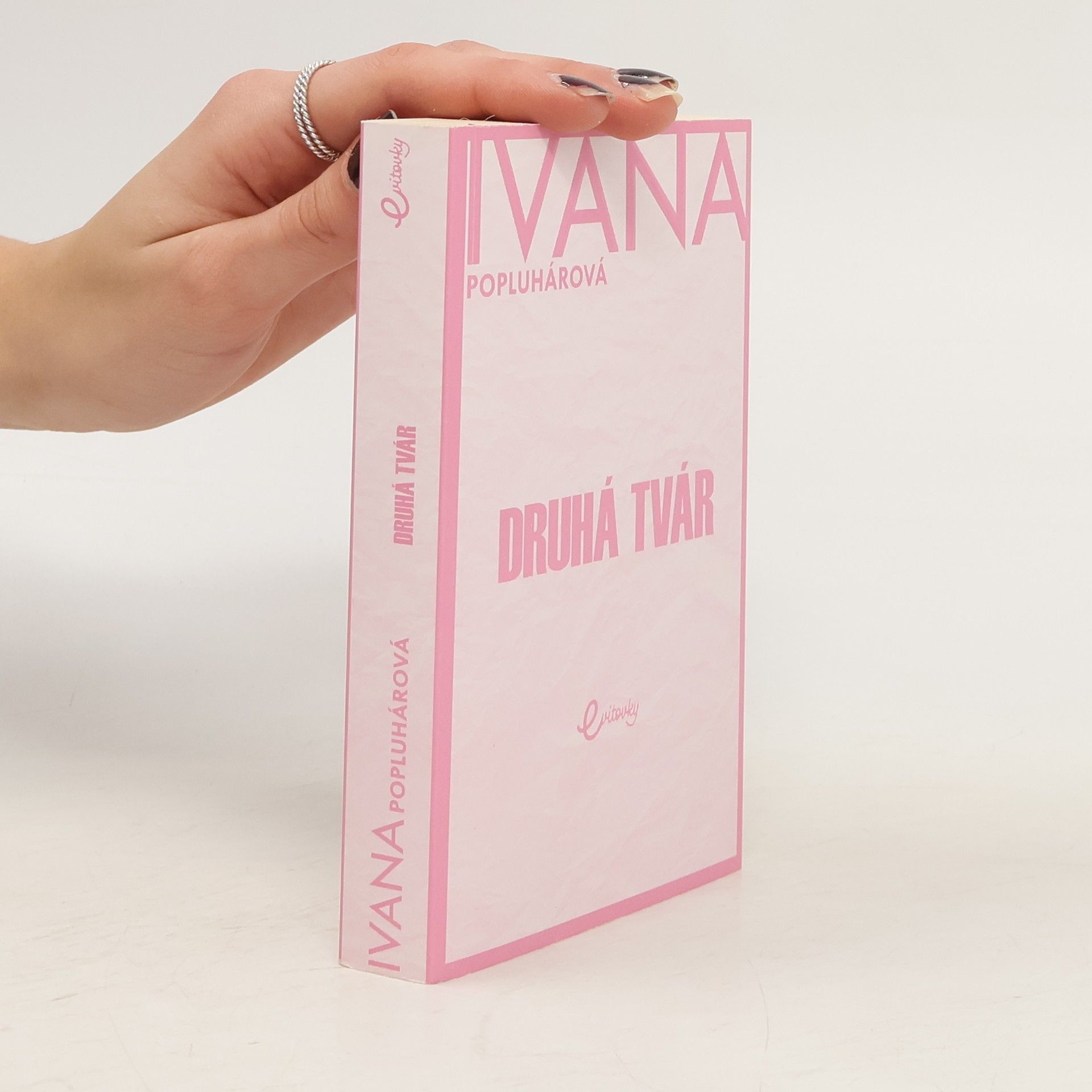 Ivana Popluhárová Druhá tvár