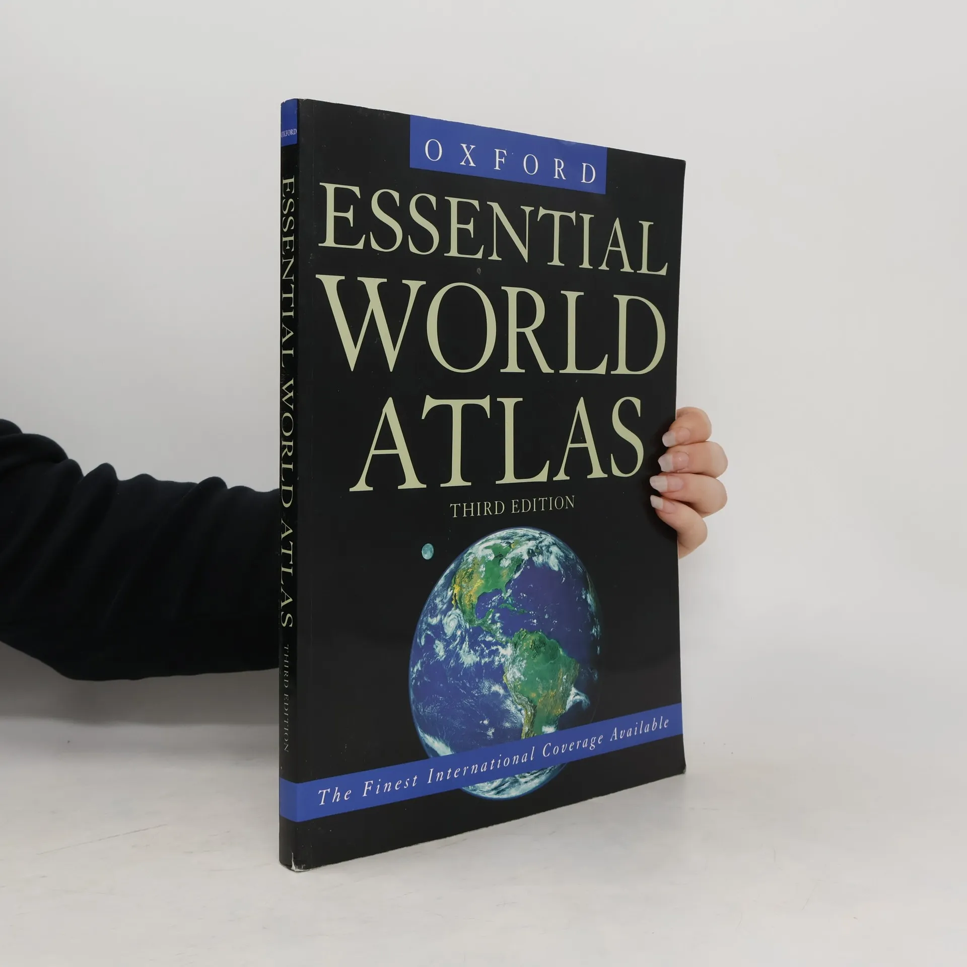 Essential World Atlas | Book | Paperback | kolektiv | EN