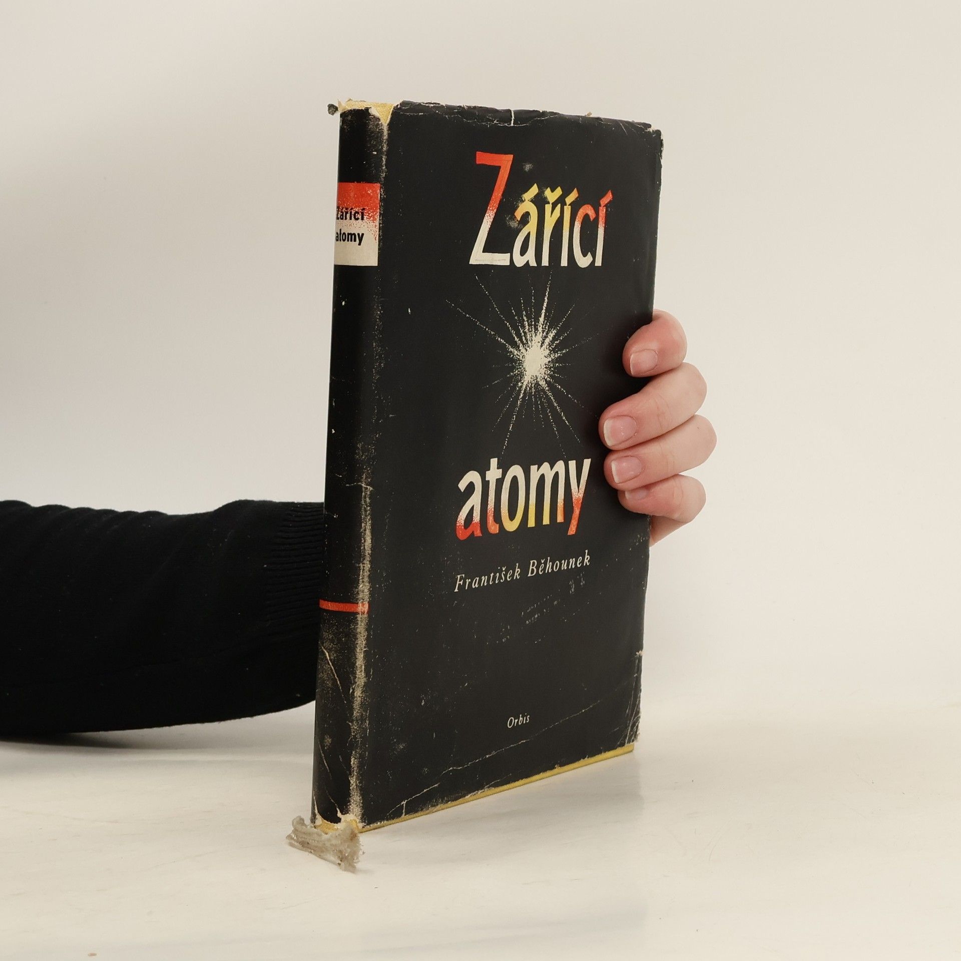 František Běhounek Zářící atomy