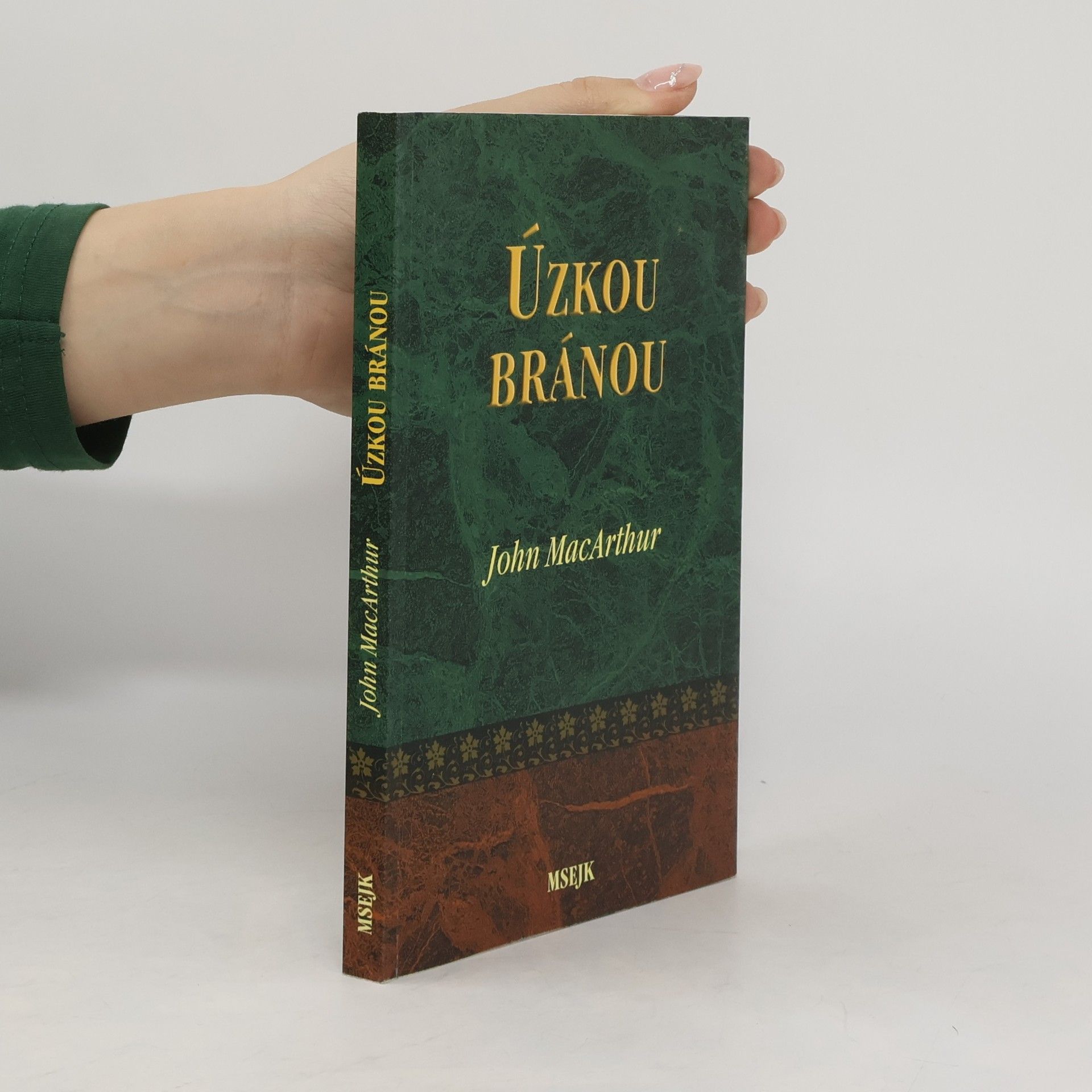 John F. MacArthur Úzkou bránou
