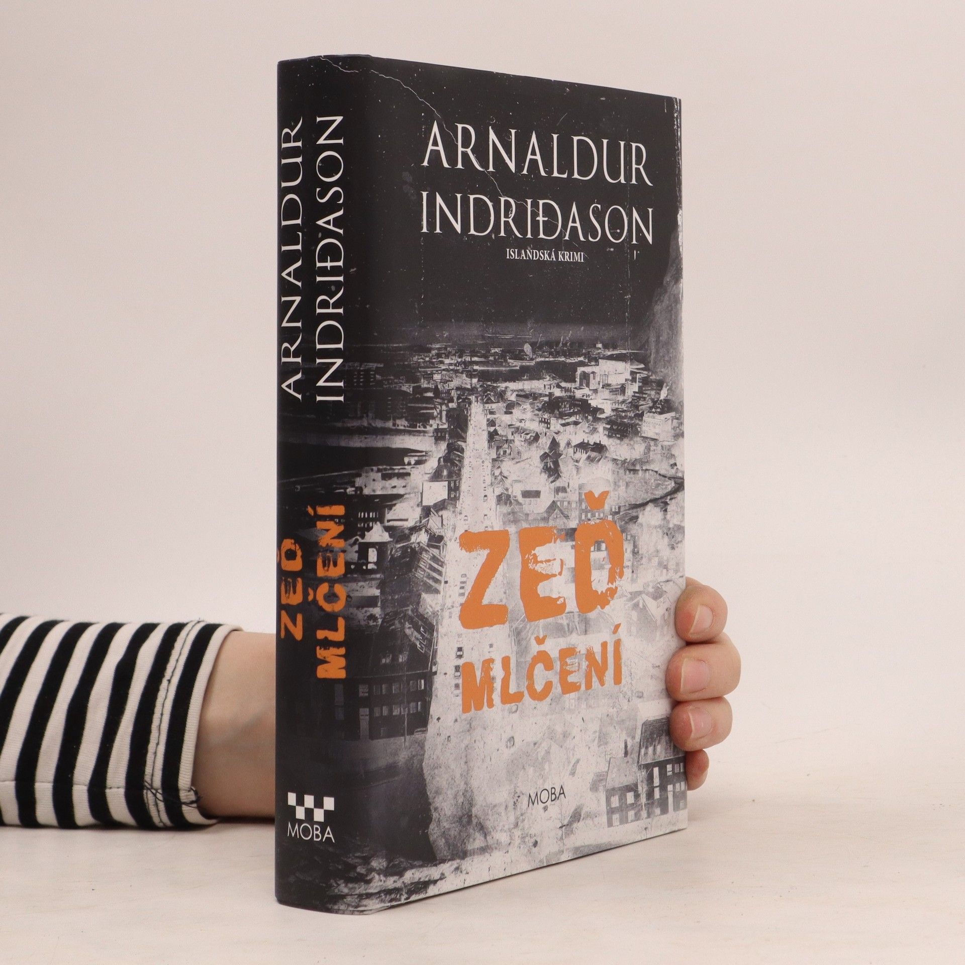 Arnaldur Indridason Zeď mlčení