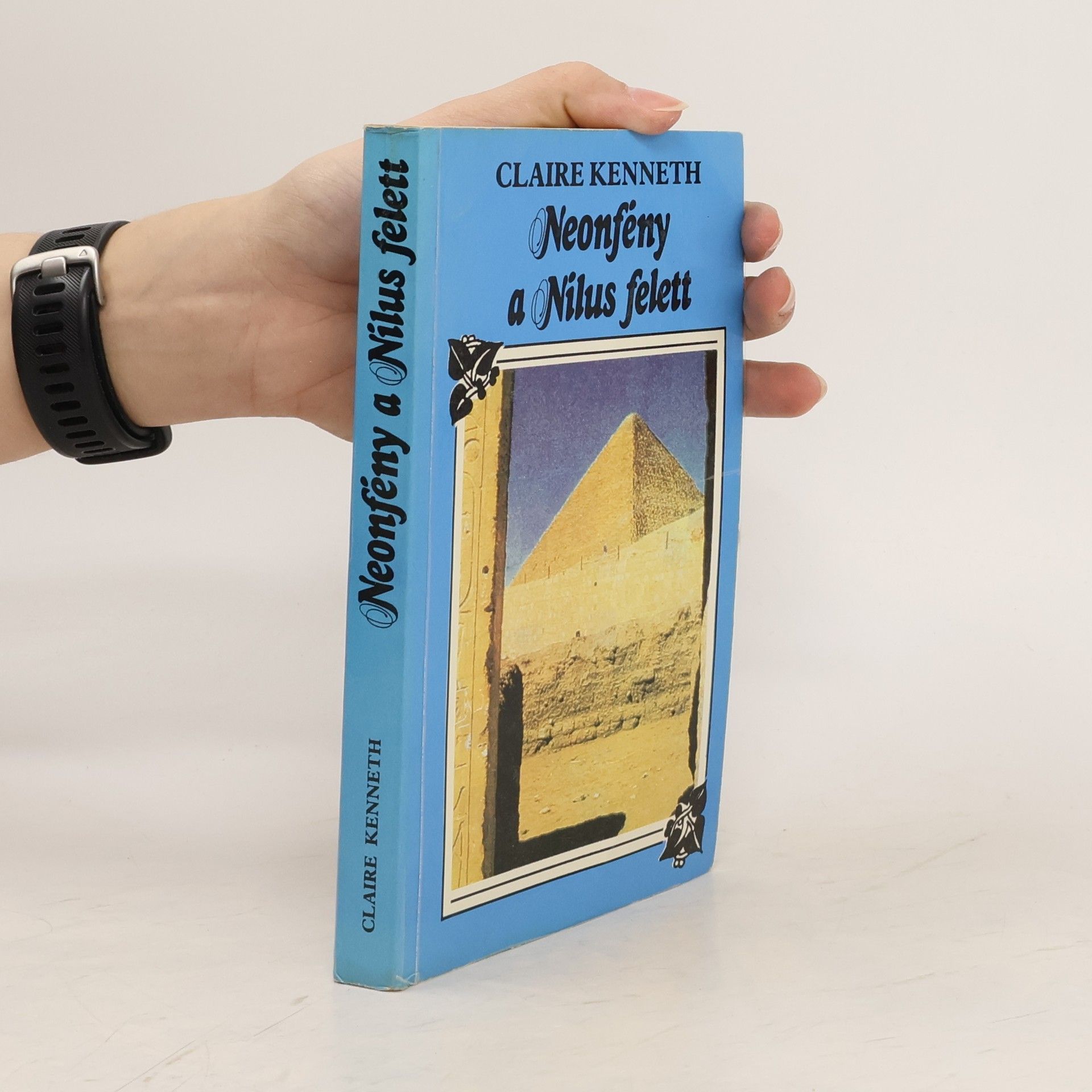 Claire Kenneth Neonfény a Nilus felett