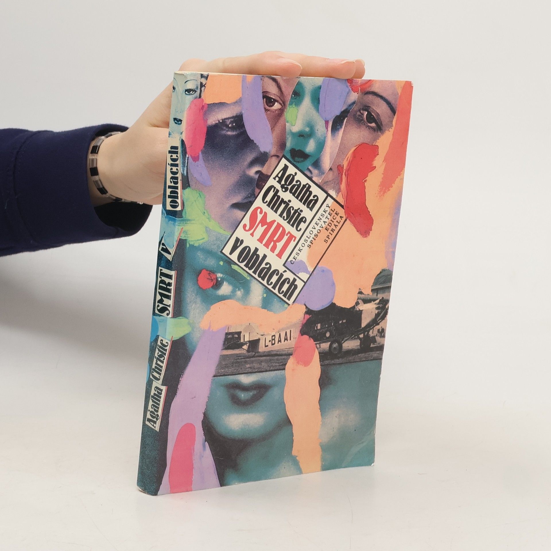 Agatha Christie Smrt v oblacích