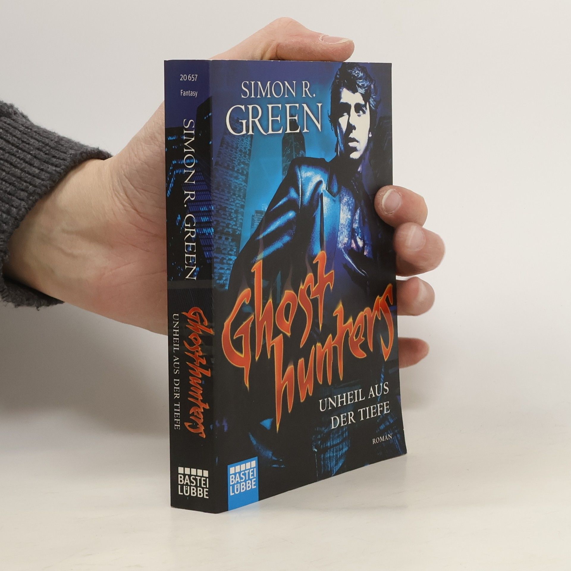 Simon R. Green Ghost Hunters