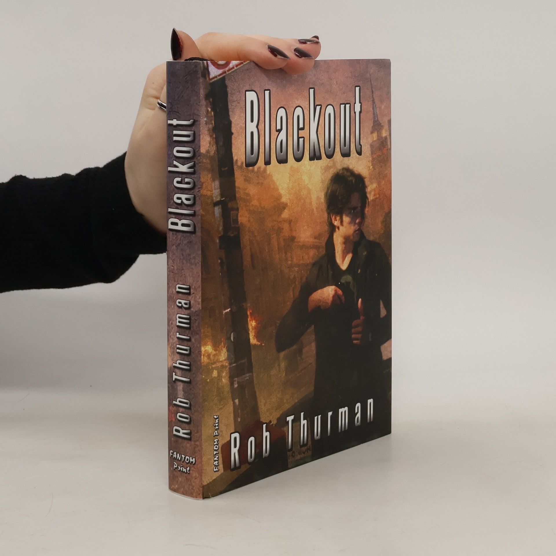 Rob Thurman Blackout