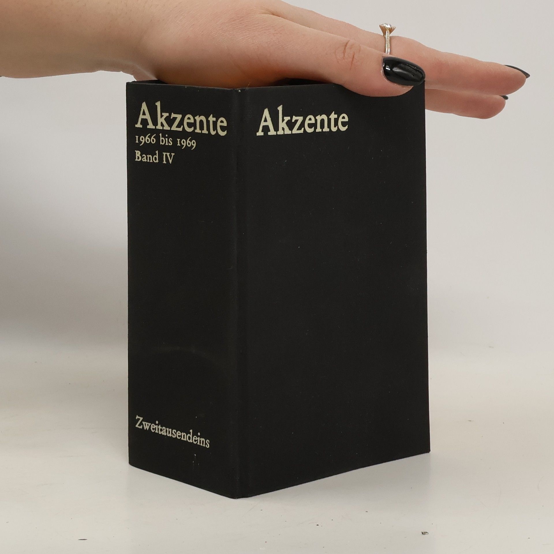 kolektiv Akzente IV