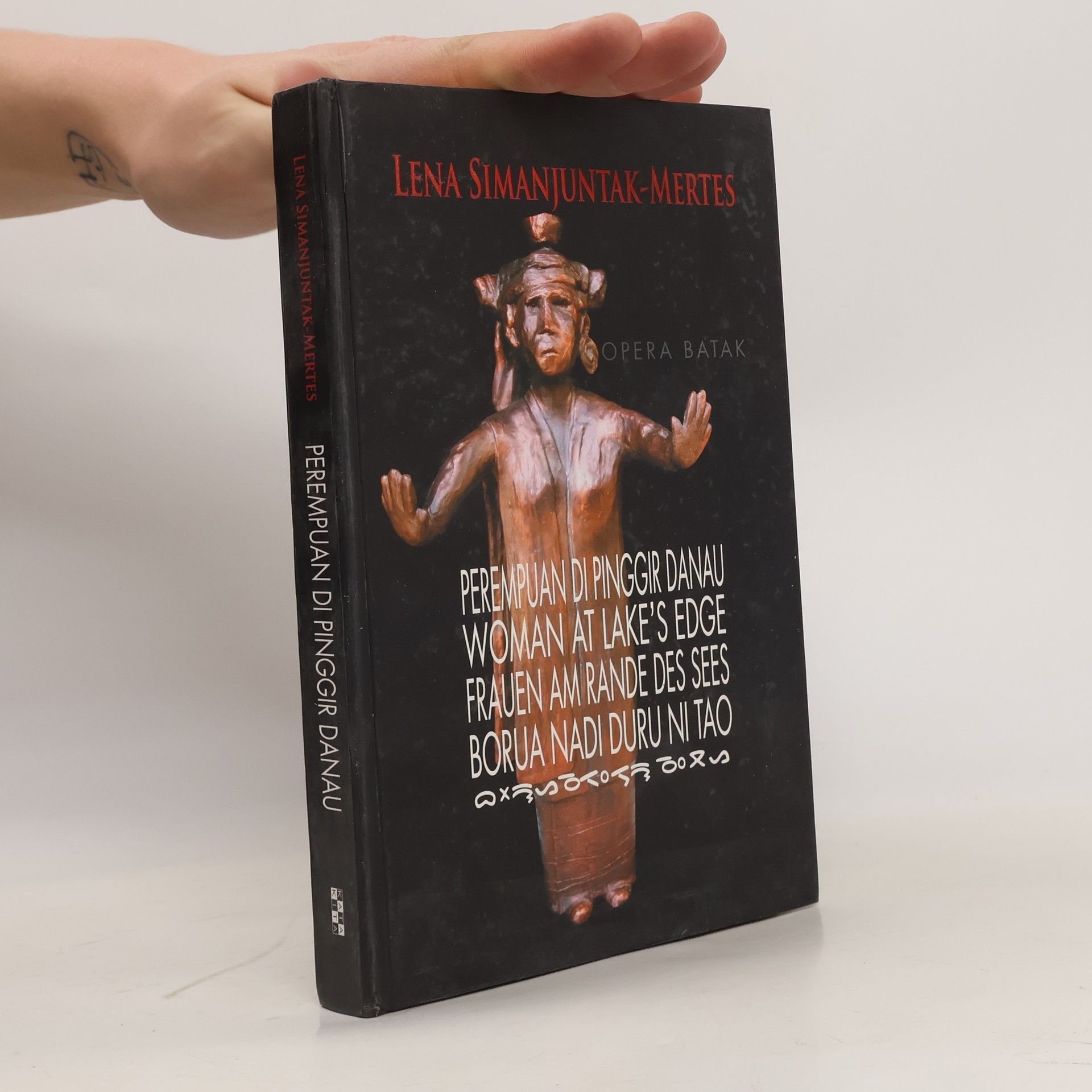 Lena Simanjuntak-Mertes Perempuan Di Pinggir Danau