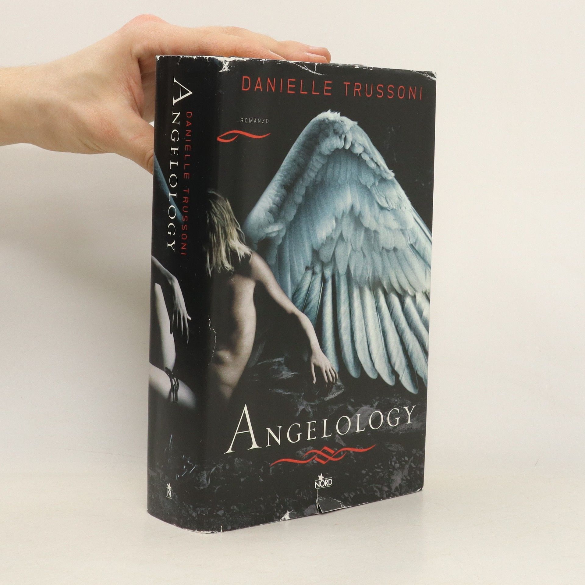 Danielle Trussoni Angelology