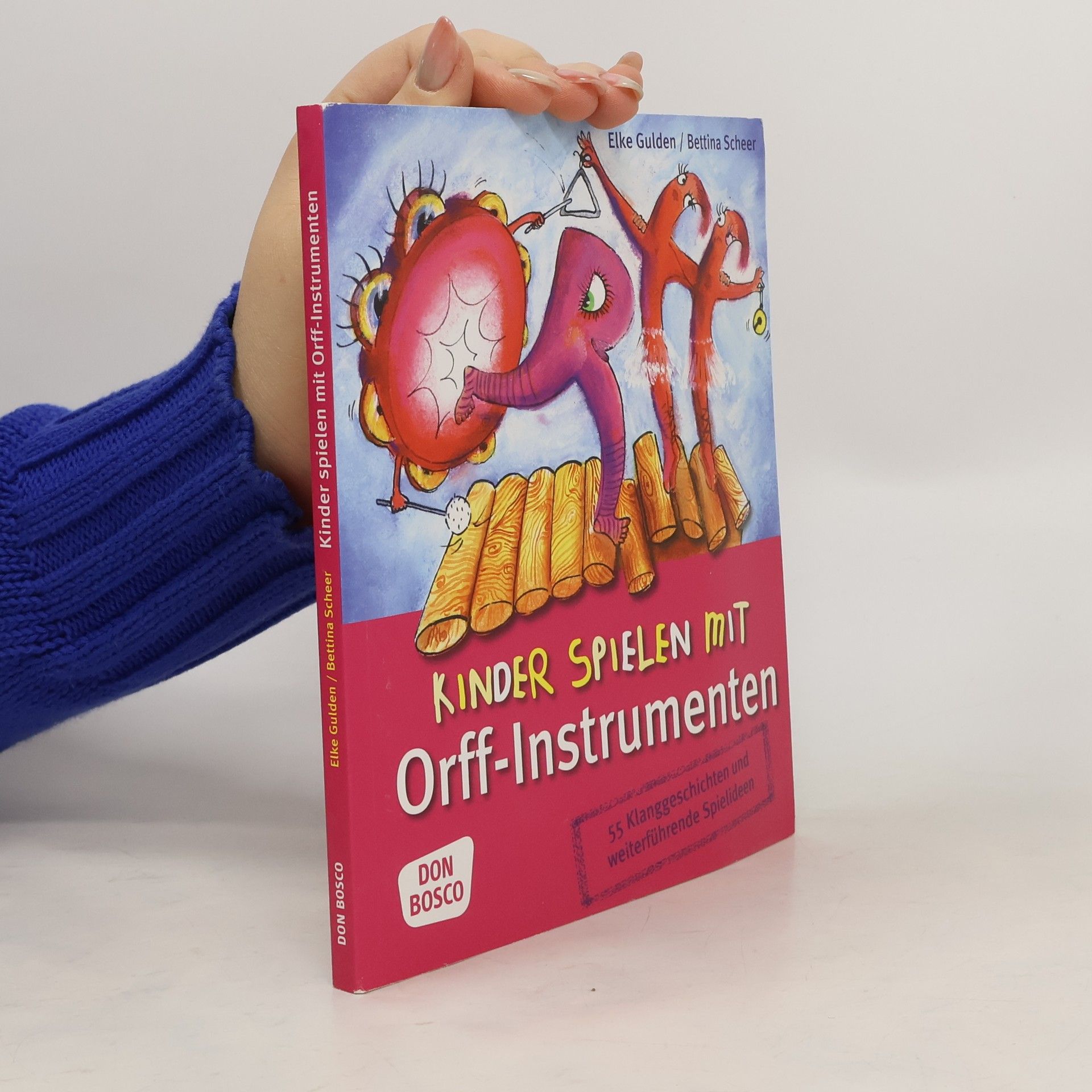 Bettina Scheer Kinder spielen mit Orff-Instrumenten