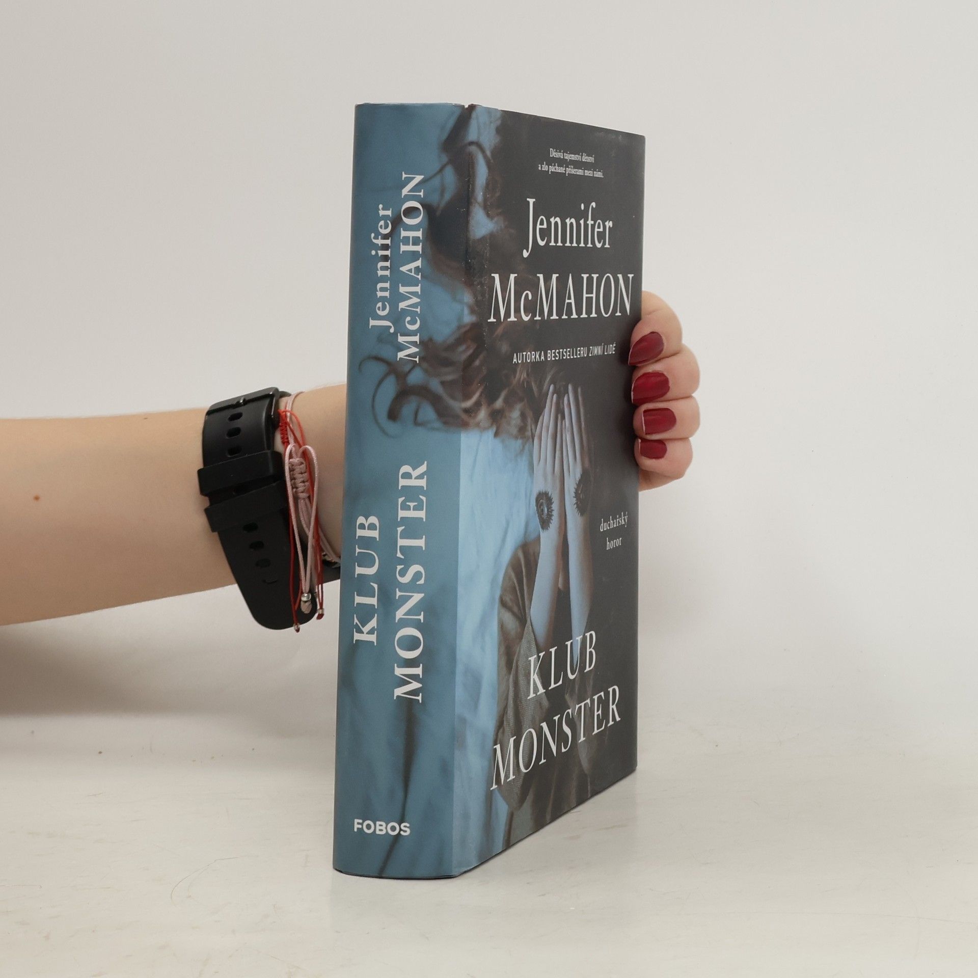 Jennifer McMahon Klub monster