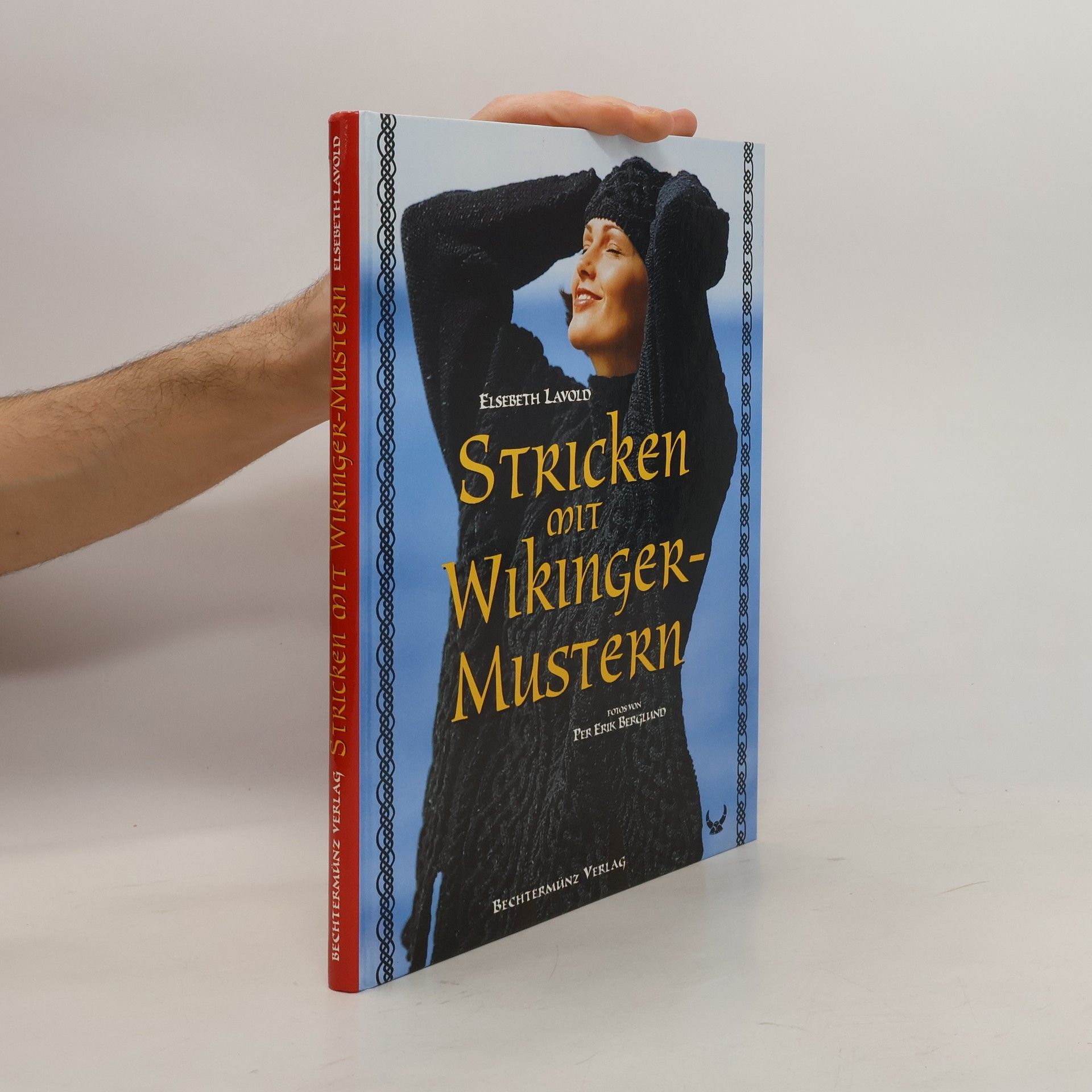 Elsebeth Lavold Stricken mit Wikinger-Mustern