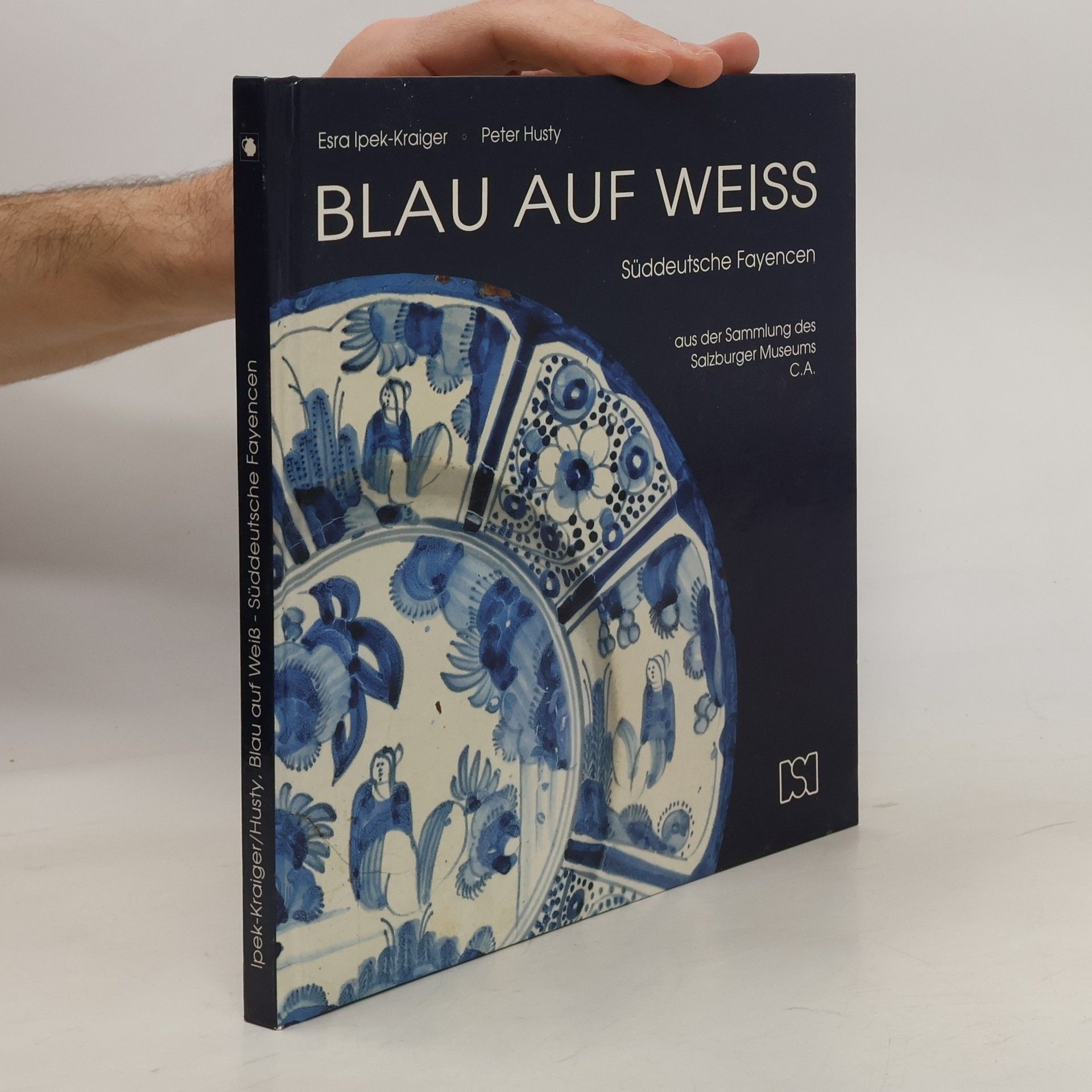 Esra Ipek-Kraiger Blau auf Weiss