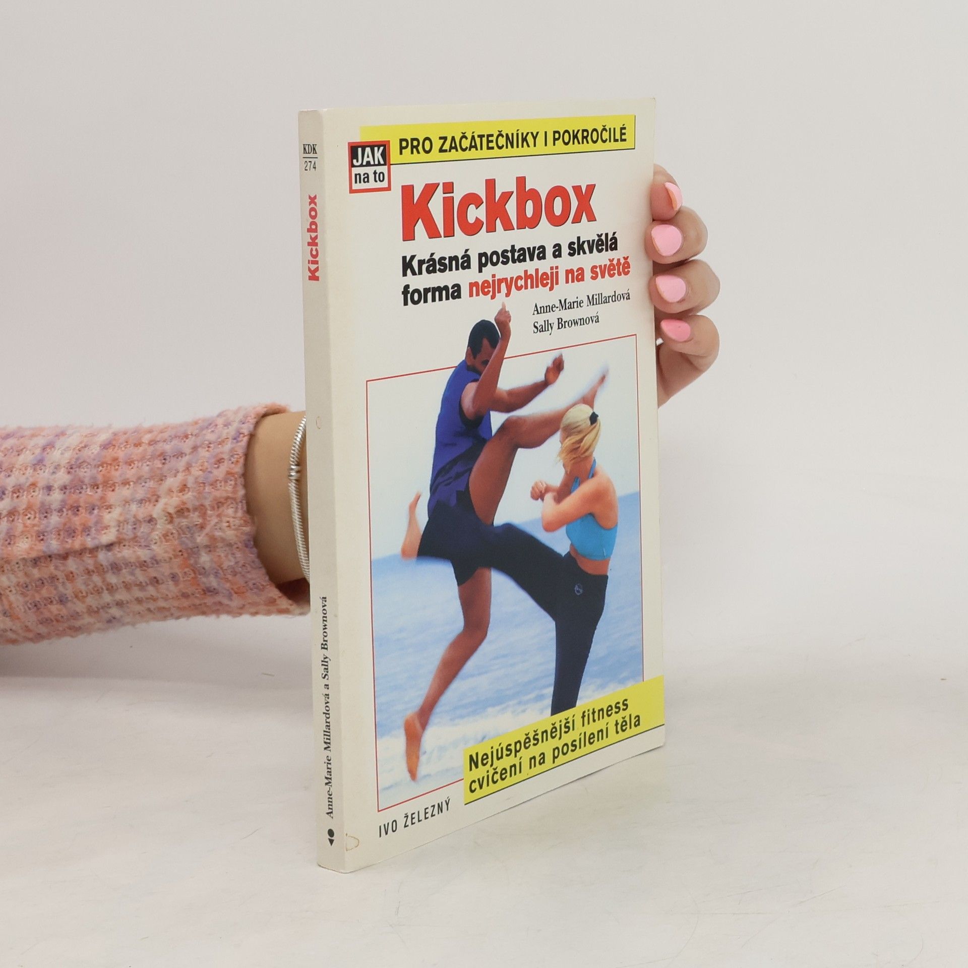 kolektiv Kickbox. Lrásná postava a skvělá forma nejrychleji na světě