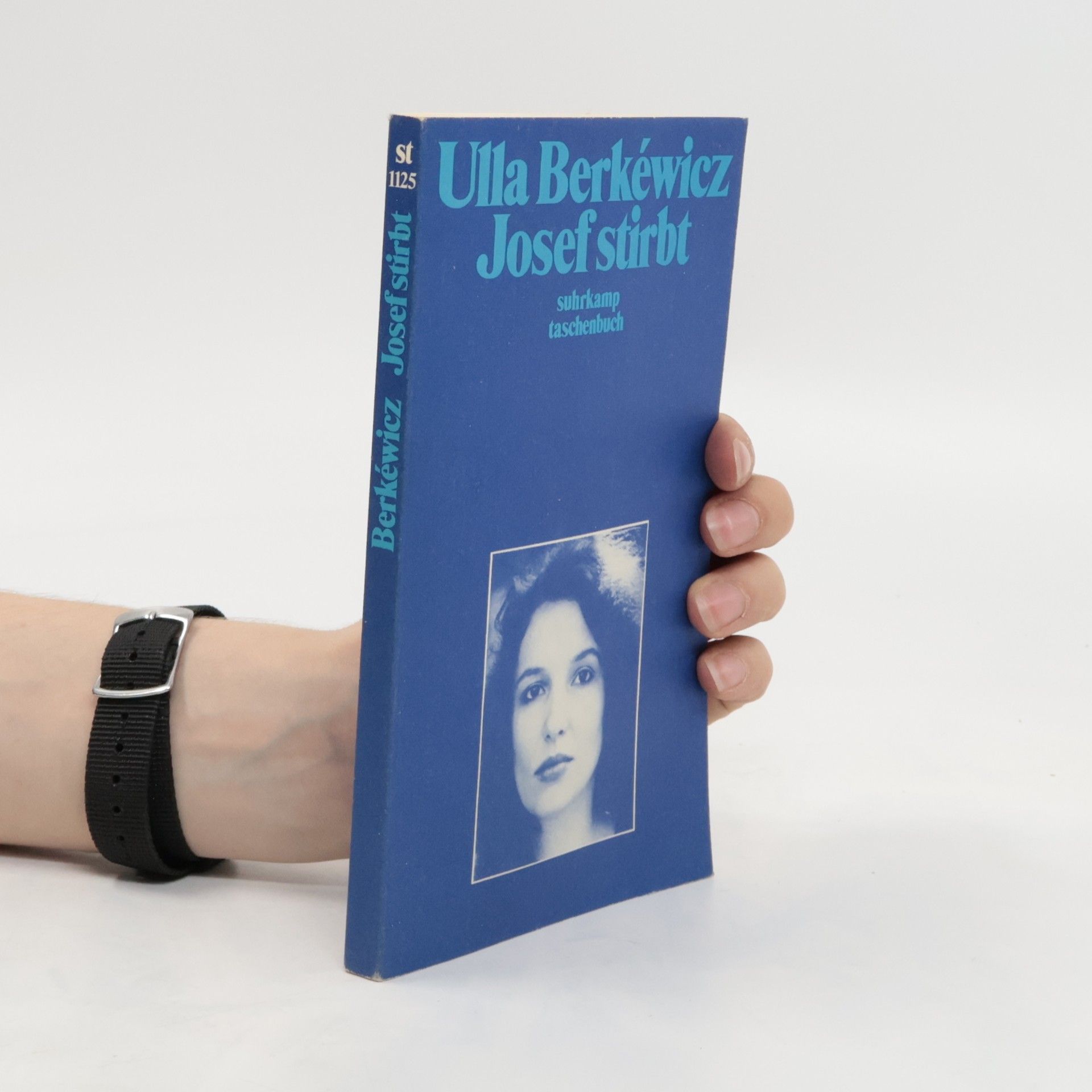 Ulla Berkéwicz Josef stirbt
