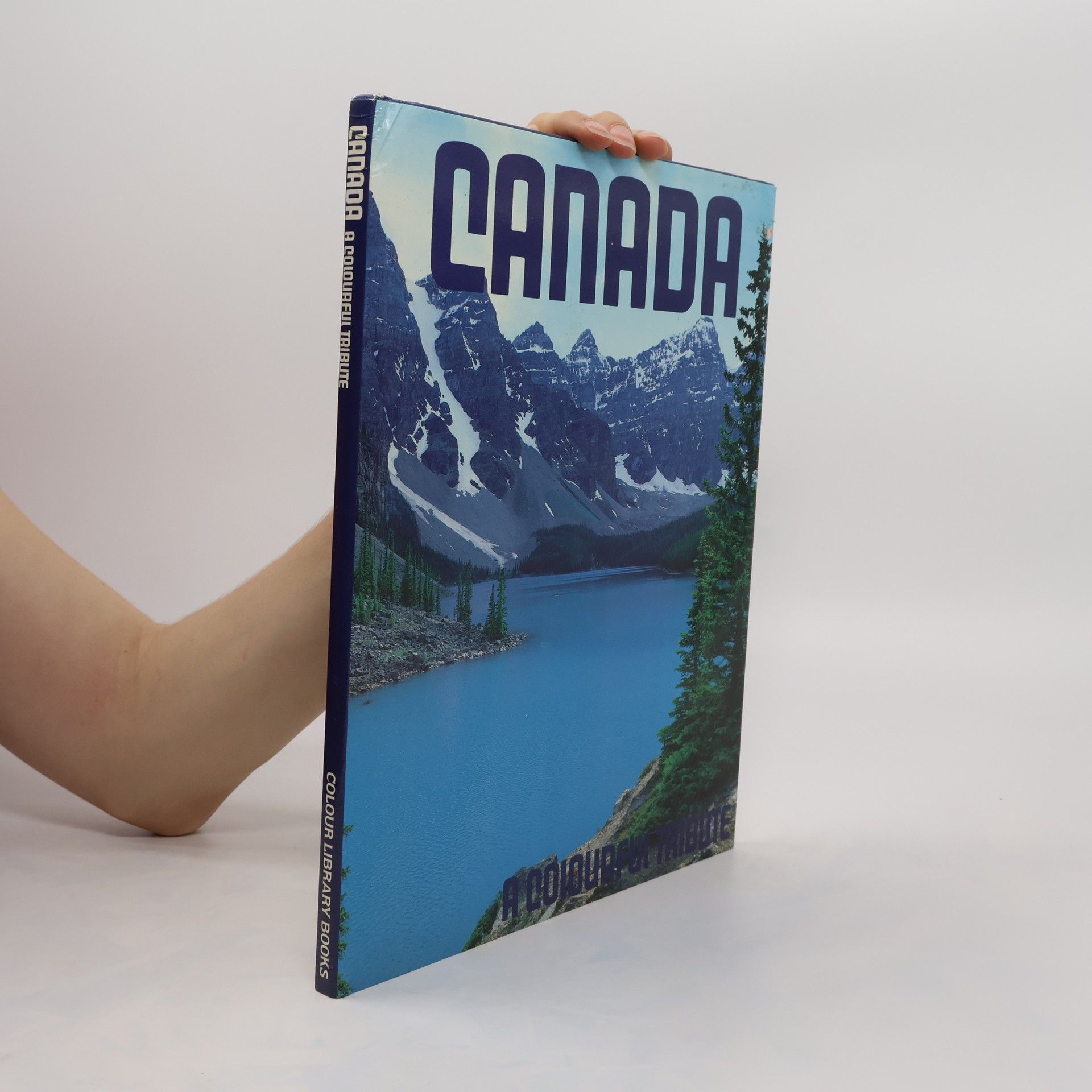 Collectif d'auteurs Canada a Colourful Tribute