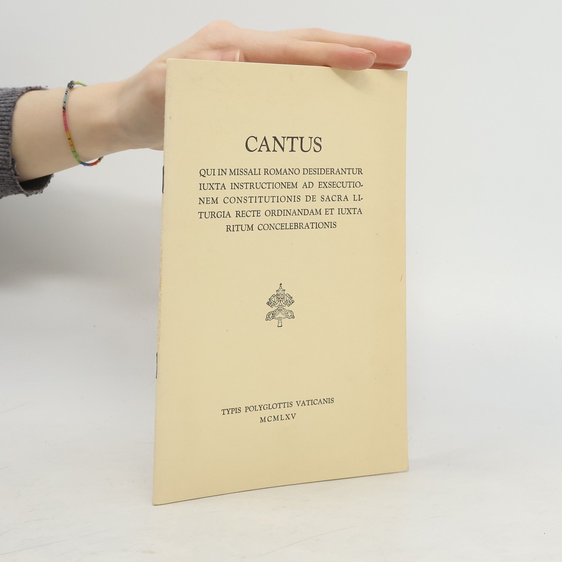 kolektiv Cantus. Qui in Missali Romano desiderantur iuxta instructionem ad exsecutionem constitutionis De Sacra Liturgia recte ordinandam et iuxta ritum concelebrationis
