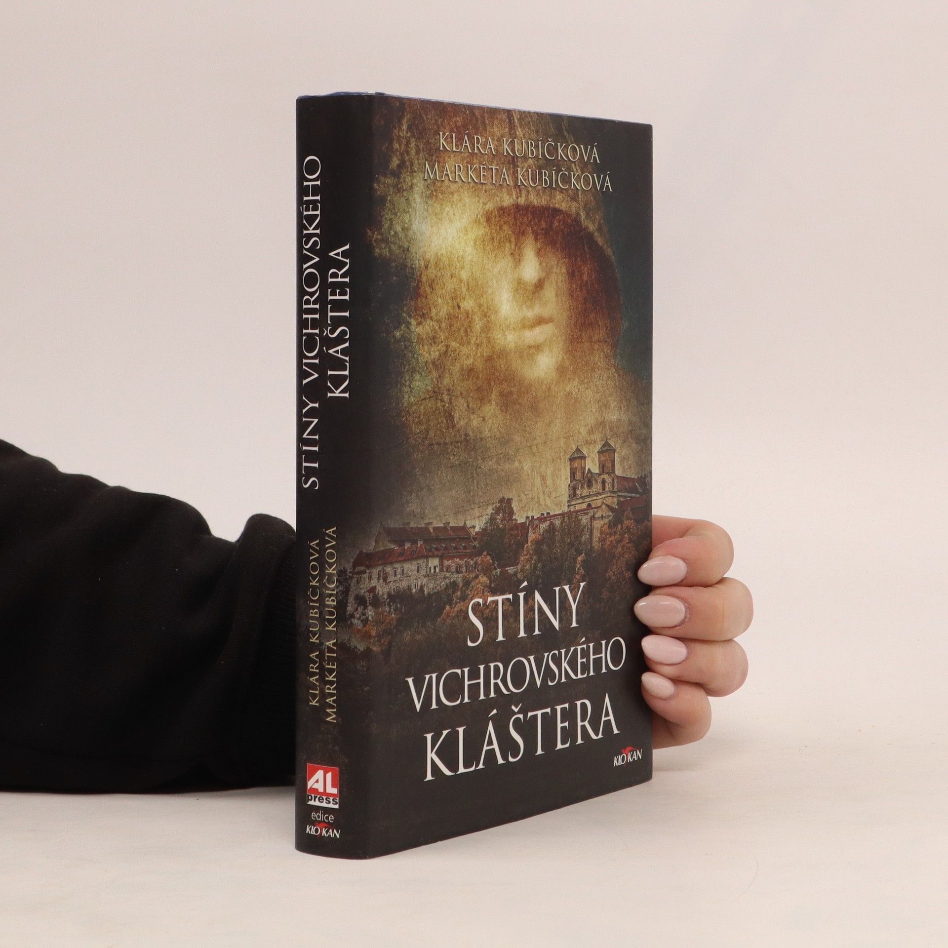 Klára Kubičková Stíny Vichrovského kláštera