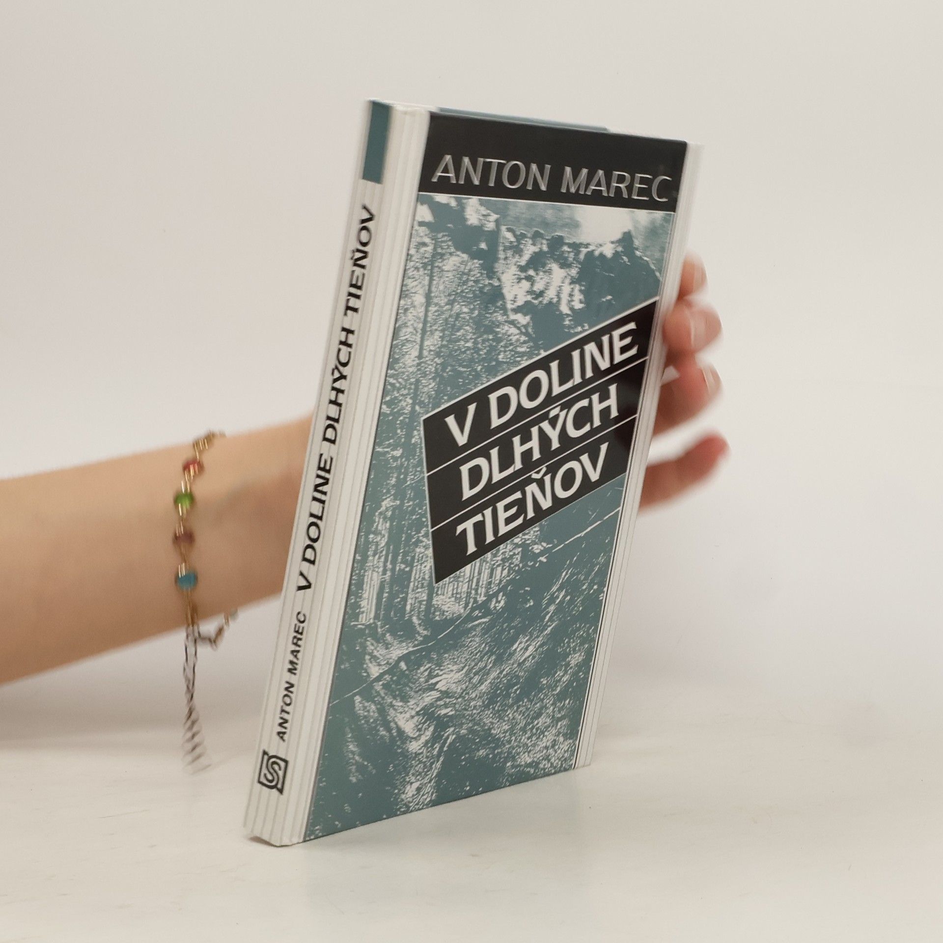 Anton Marec V doline dlhých tieňov