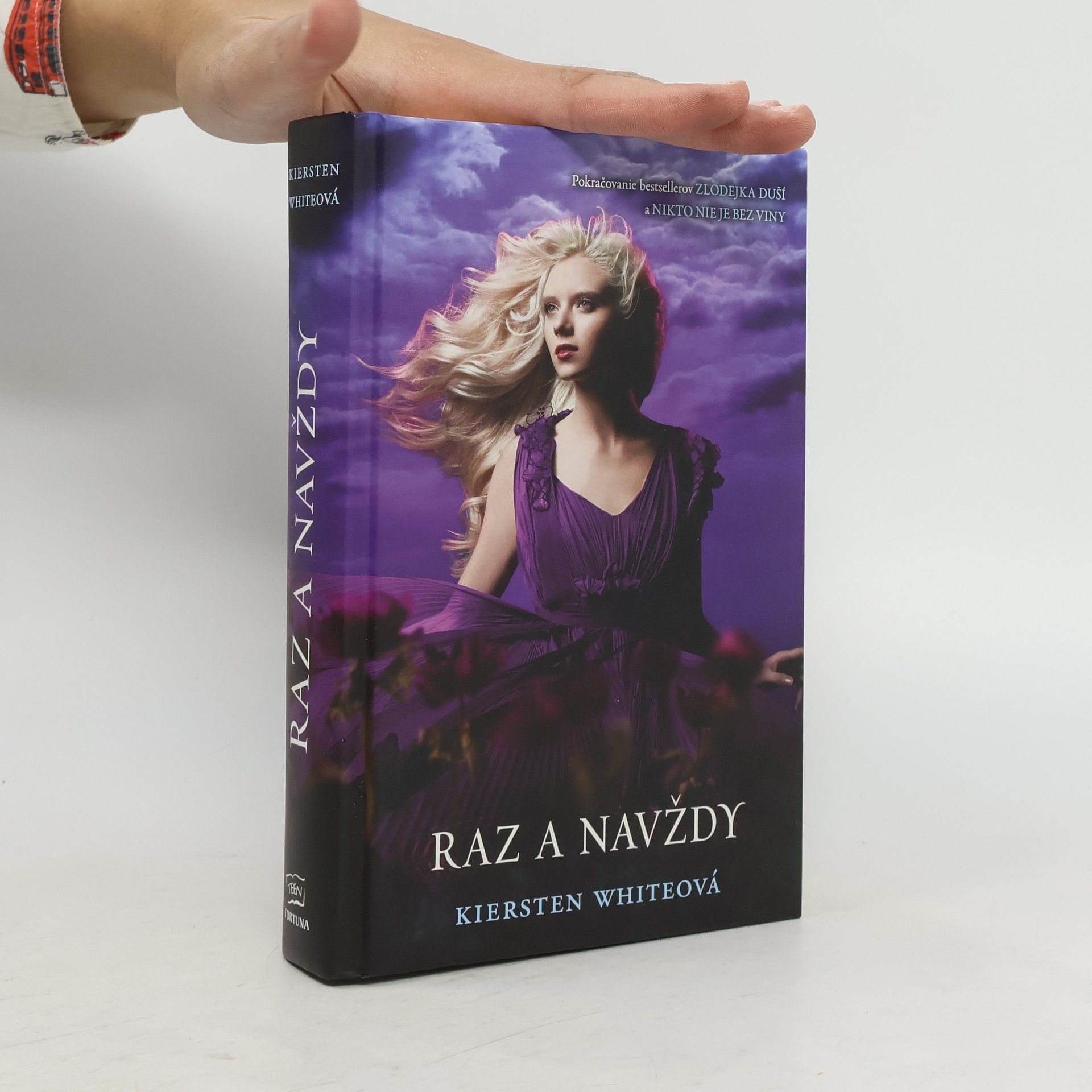 Kiersten White Raz a navždy