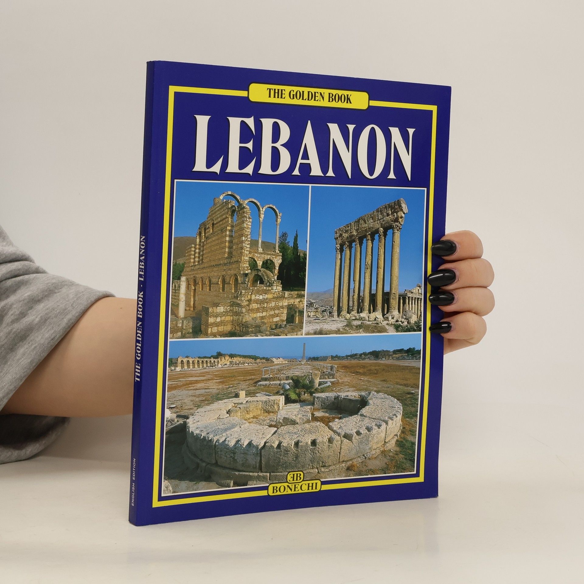 kolektiv The Golden Book Lebanon