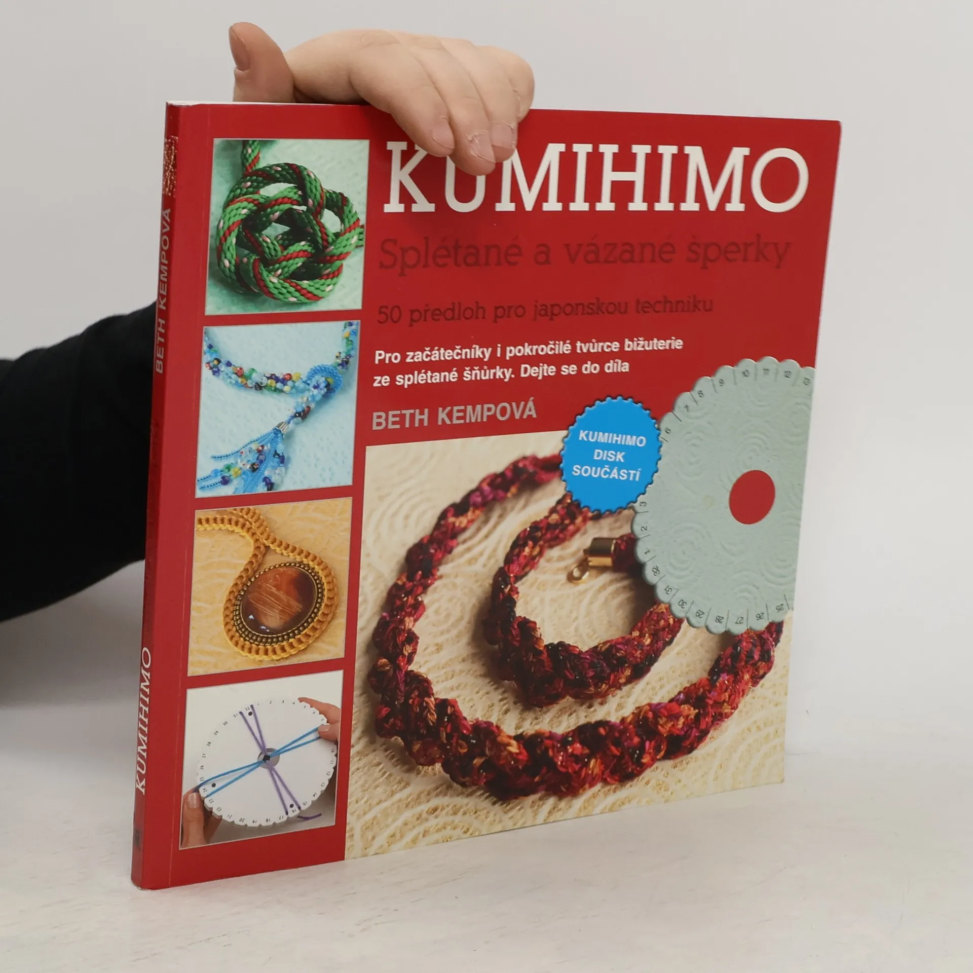 Kumihimo. Splétané a vázané šperky. 50 předloh pro japonskou techniku | Book | Paperback | Beth Kemp | CS
