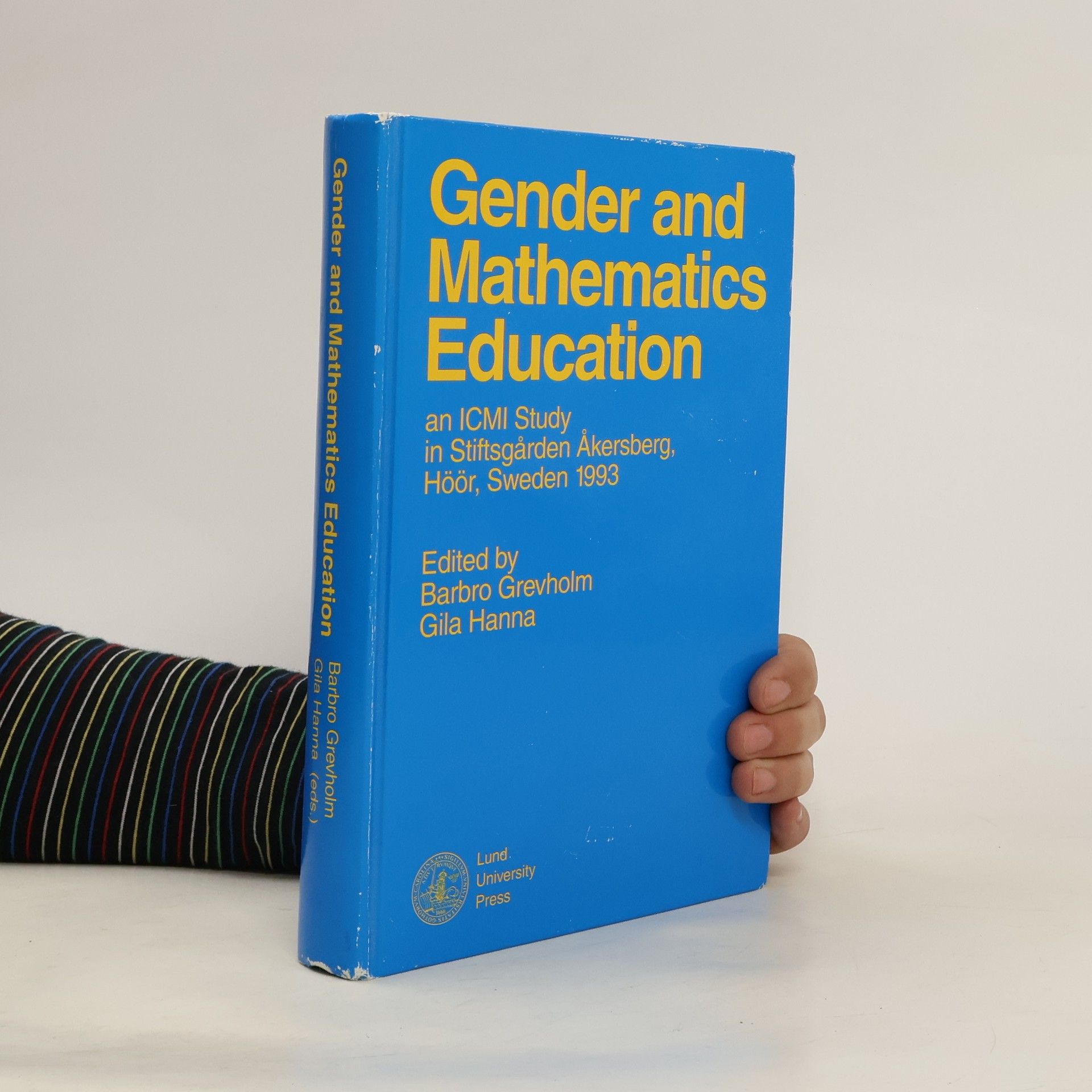 Collective Gender and mathematics education